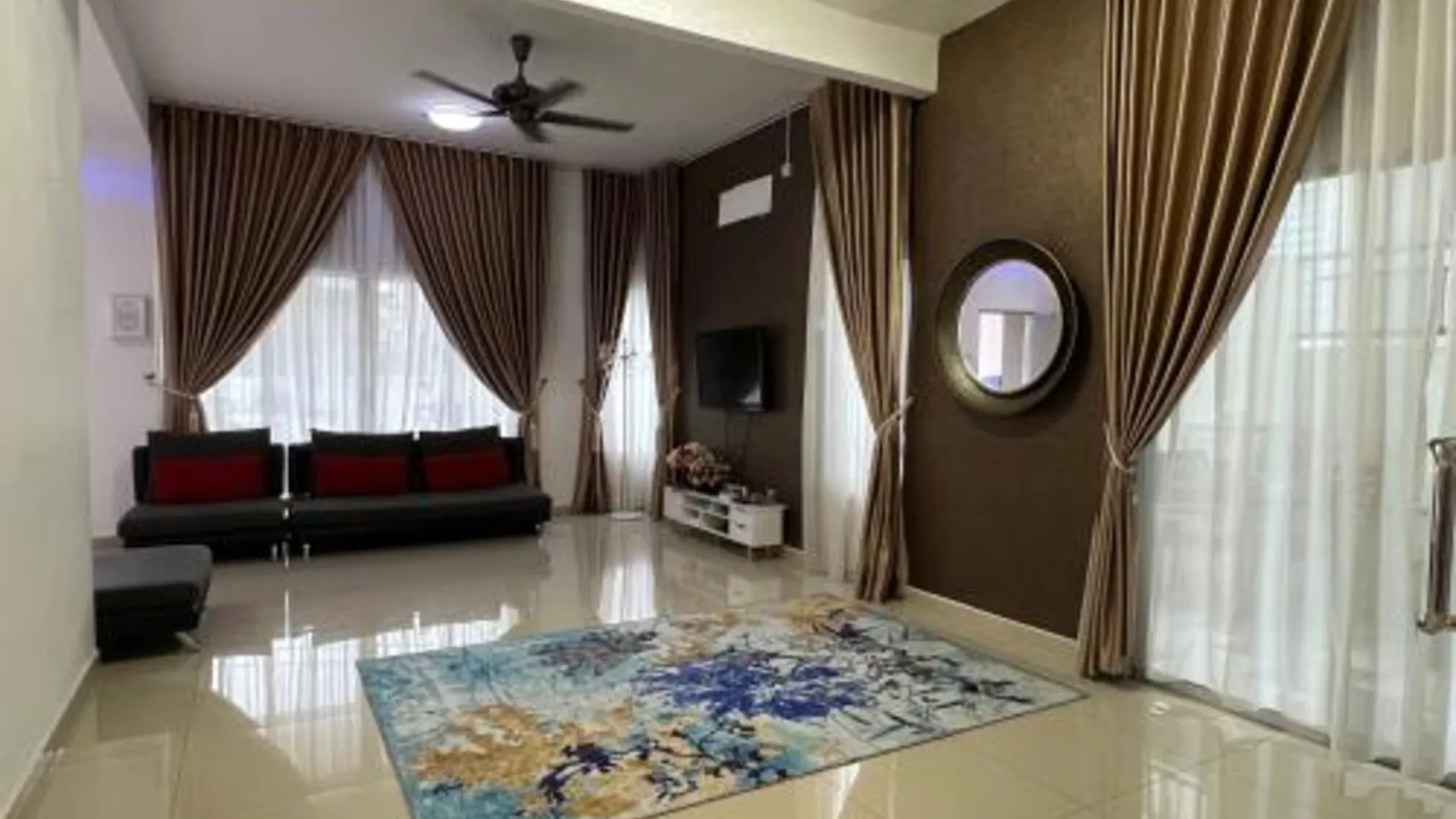 이포 캄퐁 울루 세포르의 프라이빗 하우스 (1500m², 침실 4개, 프라이빗 욕실 3개) 4성급 게스트하우스 스위트룸