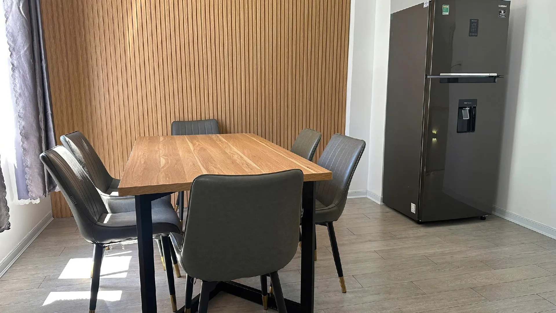 다낭 쑤언하의 프라이빗 하우스 (220m², 침실 3개, 프라이빗 욕실 4개) 3성급 싱글룸 레스토랑