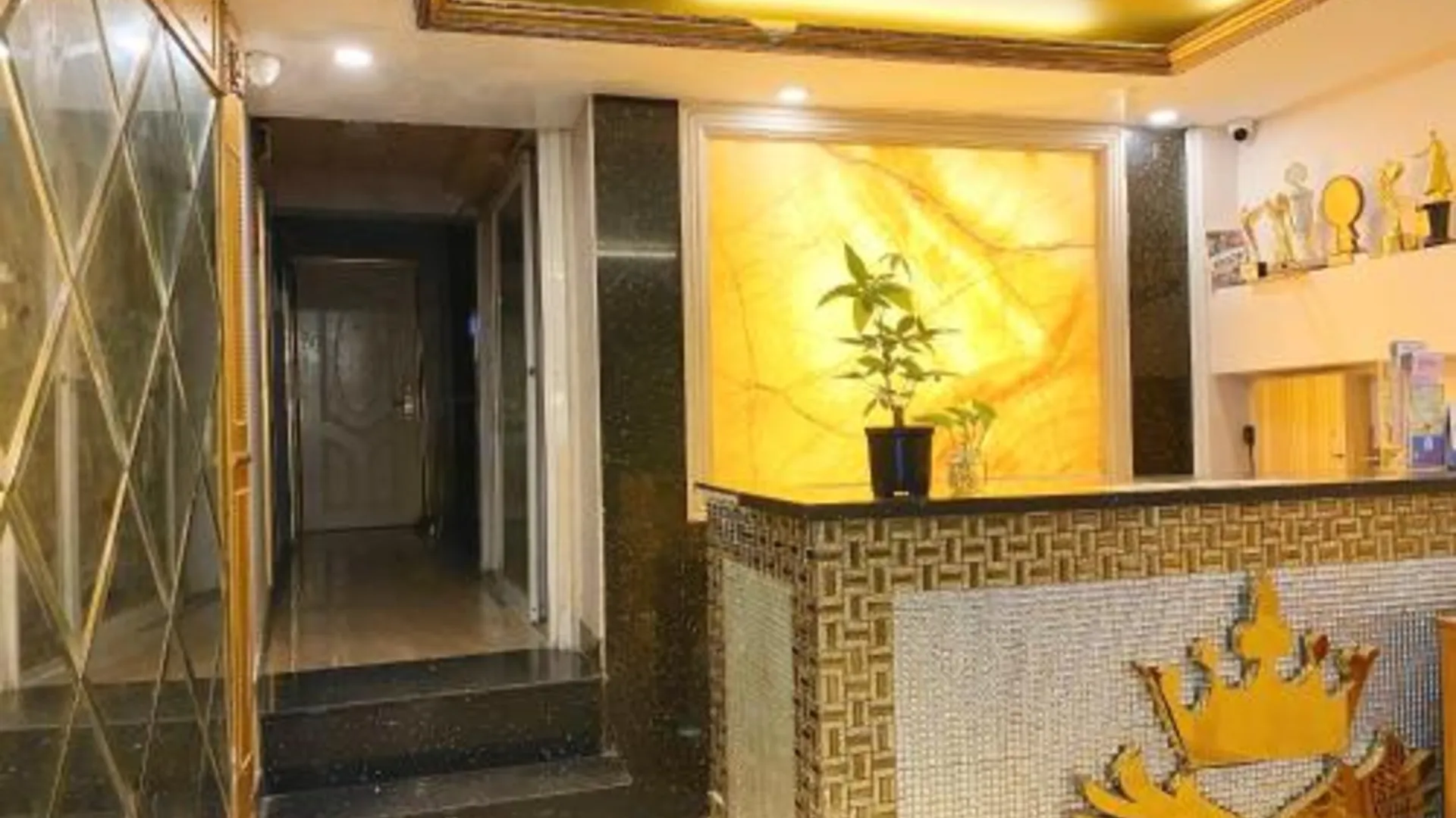 호치민 크라운 부이비엔 호텔 2성급 호텔 외관