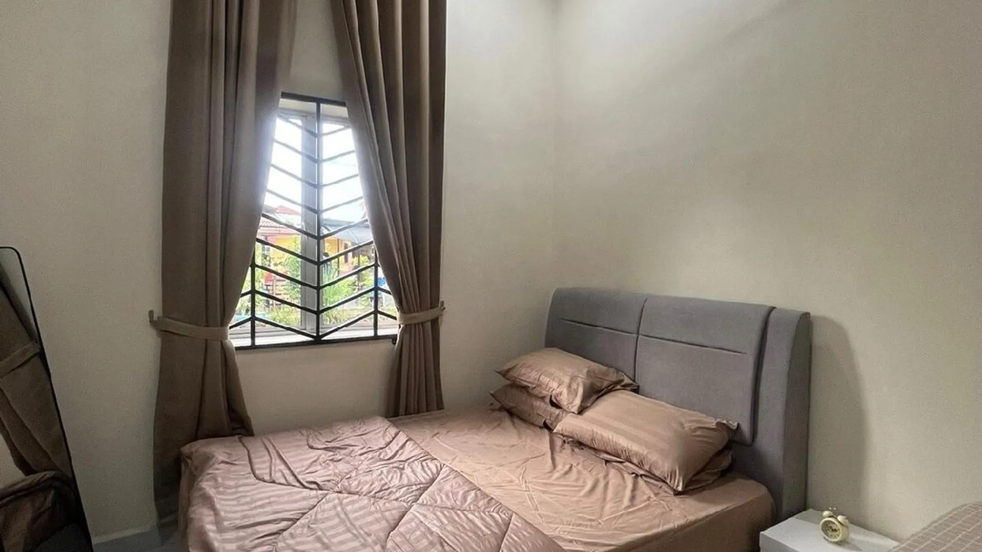 말라카 말라카 시내의 프라이빗 하우스 (800m², 침실 3개, 프라이빗 욕실 2개) 2성급 싱글룸 레스토랑