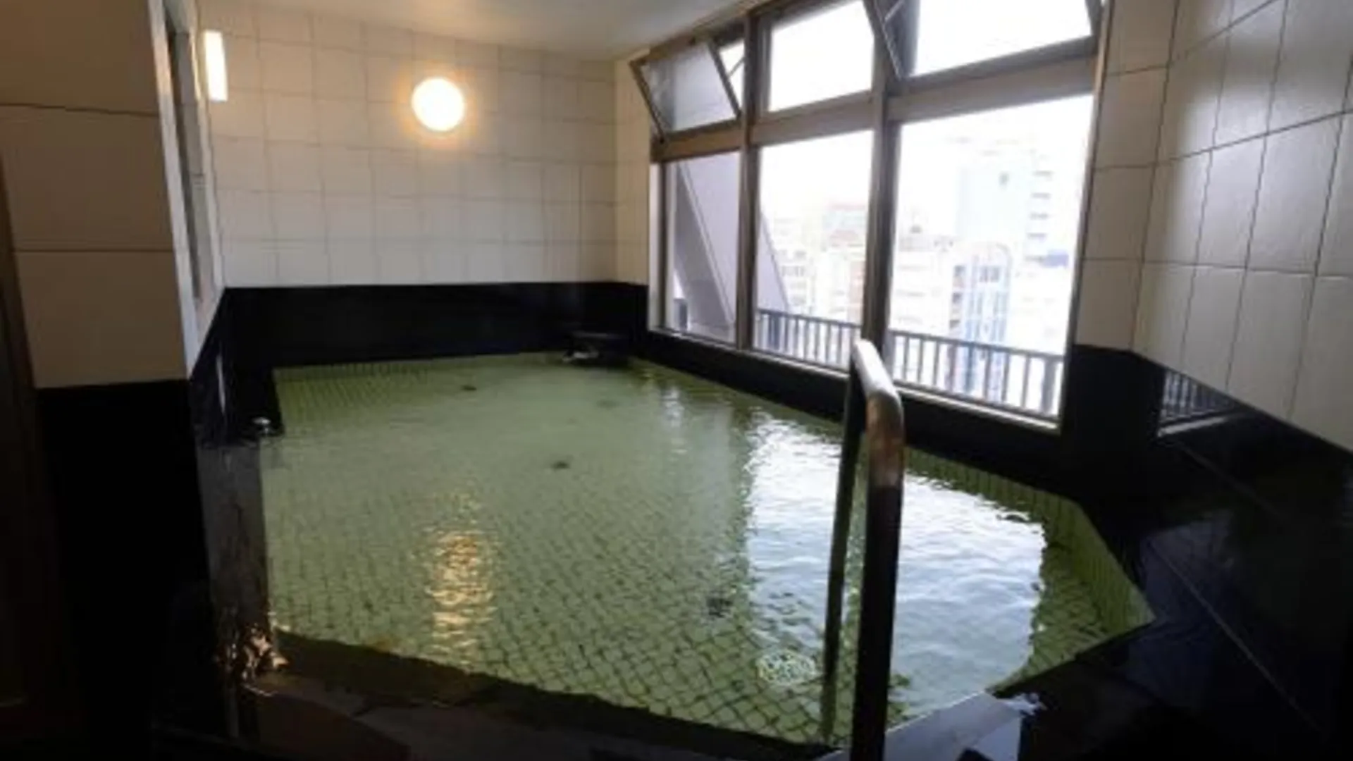 오사카 미도스지 호텔 내추럴 온천 2성급 호텔 수영장