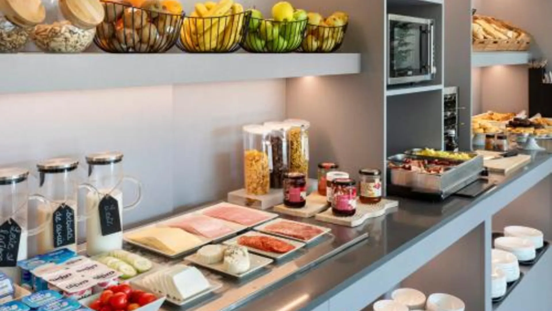 귀마레스 B&B HOTEL Guimarães 3성급 호텔 외관