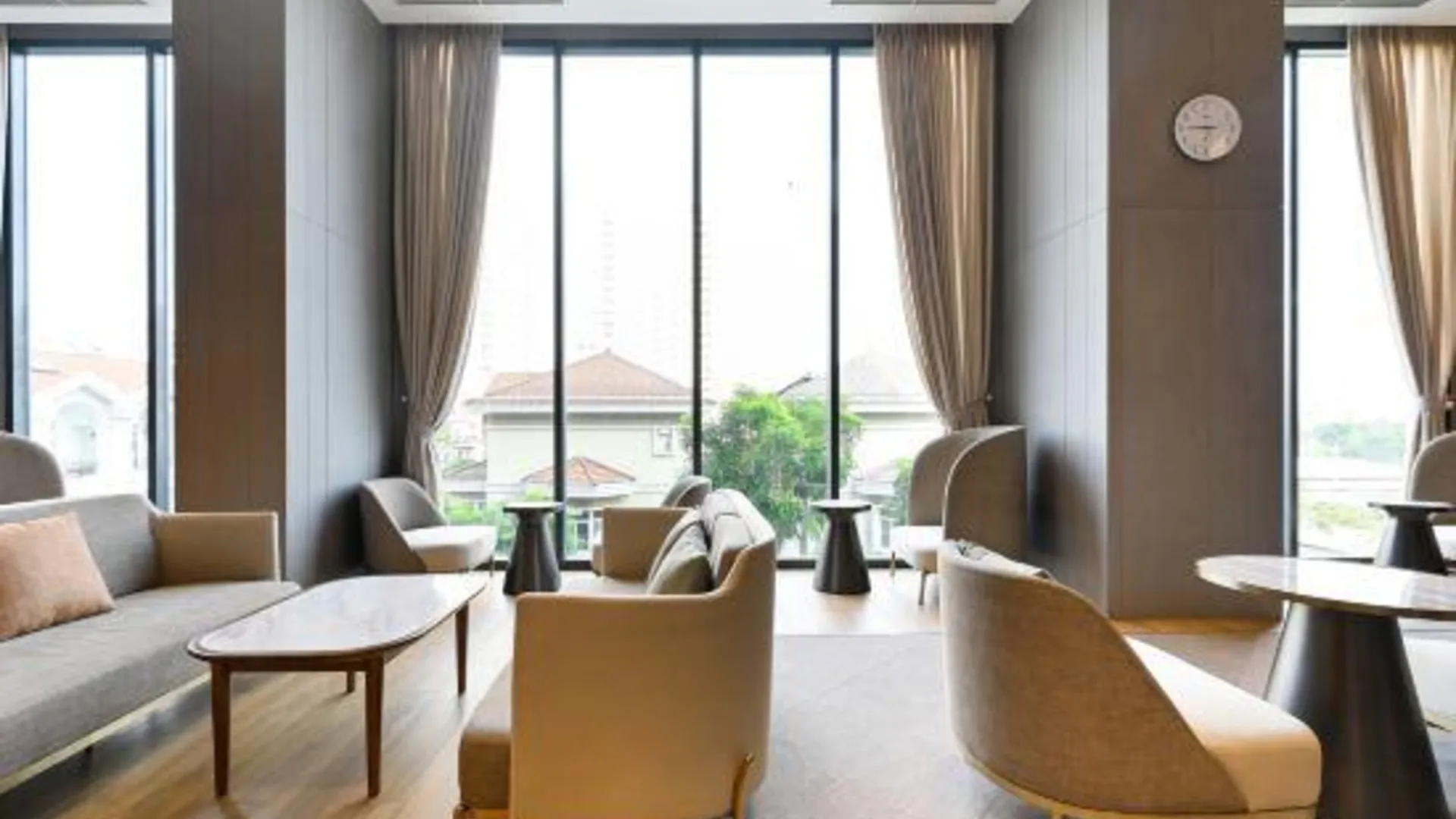 호치민 로얄 스테이트 - 더 안토니아 푸미흥 4성급 게스트하우스 수영장