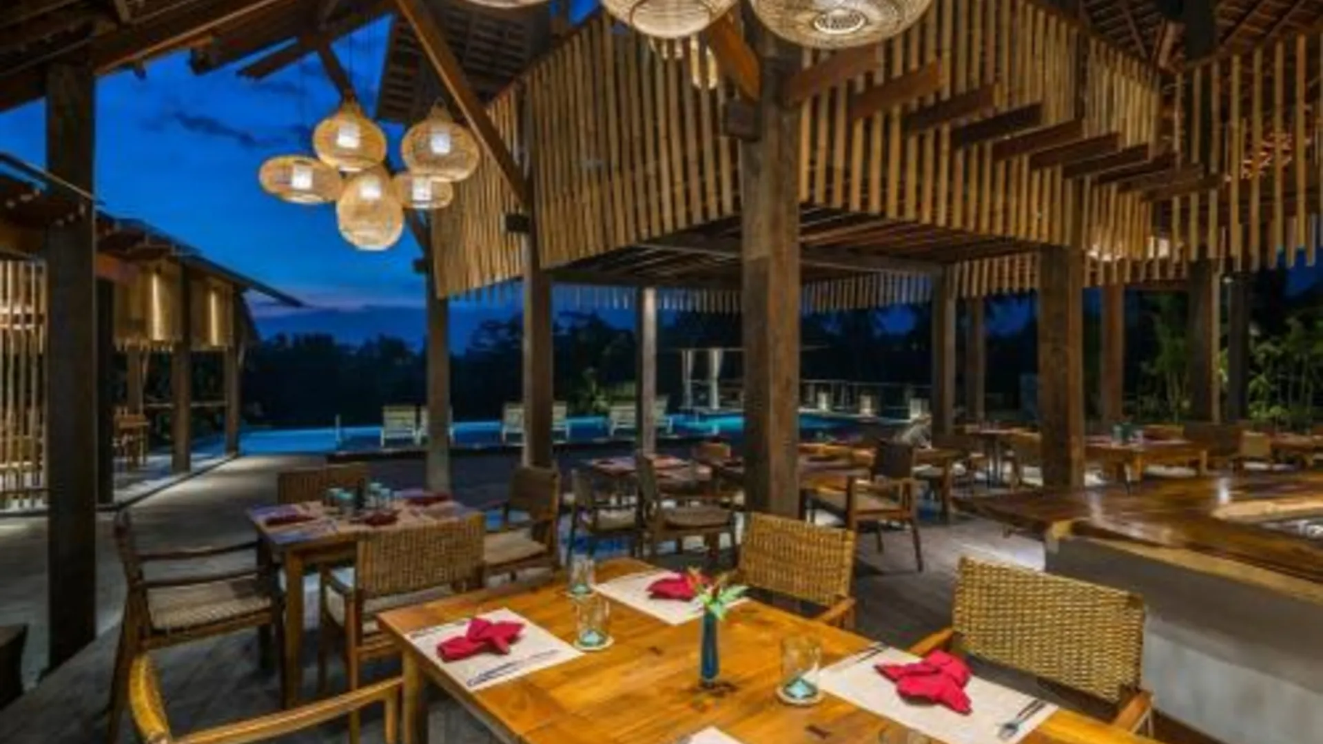 발리 테자프라나 비스마 (CHSE 인증) 4성급 호텔 수영장