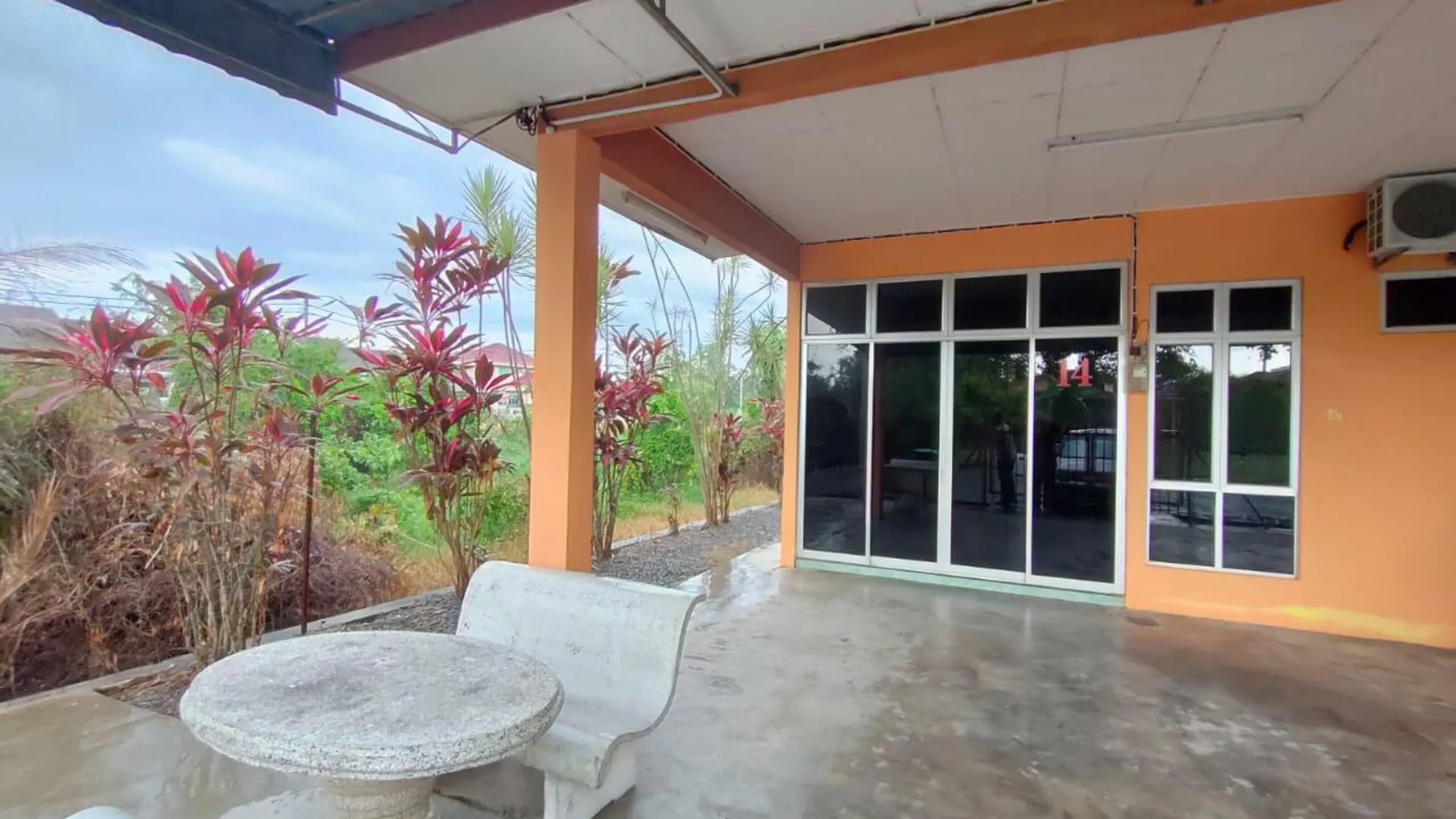 캉가르 캄풍 케리앙 단의 프라이빗 하우스 (100m², 침실 3개, 프라이빗 욕실 2개) 2성급 싱글룸 객실