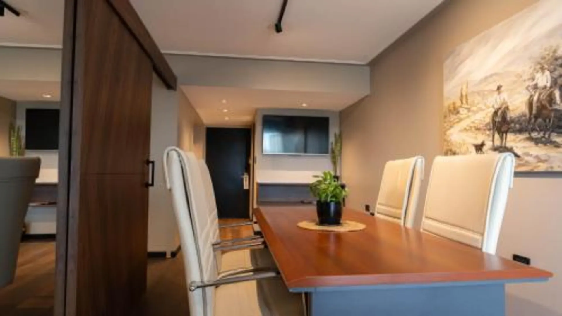 투쿠만 Garden Park Hotel 4성급 호텔 부대시설