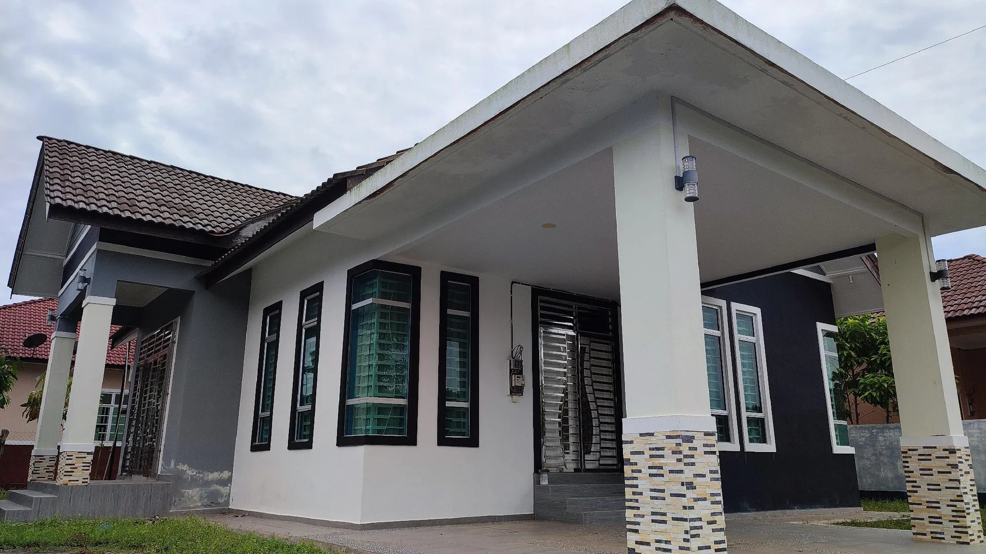 란타우 판장 캄풍 바캇 훌루의 방갈로 (550m², 침실 3개, 프라이빗 욕실 2개) 4성급 게스트하우스 전망