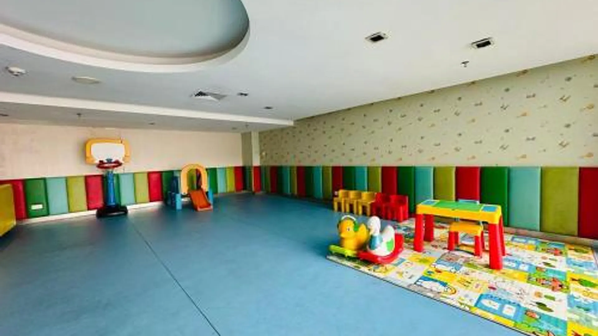 코타키나발루 시티 센터의 프라이빗 하우스 (32m², 침실 1개, 프라이빗 욕실 1개) 3성급 게스트하우스 수영장