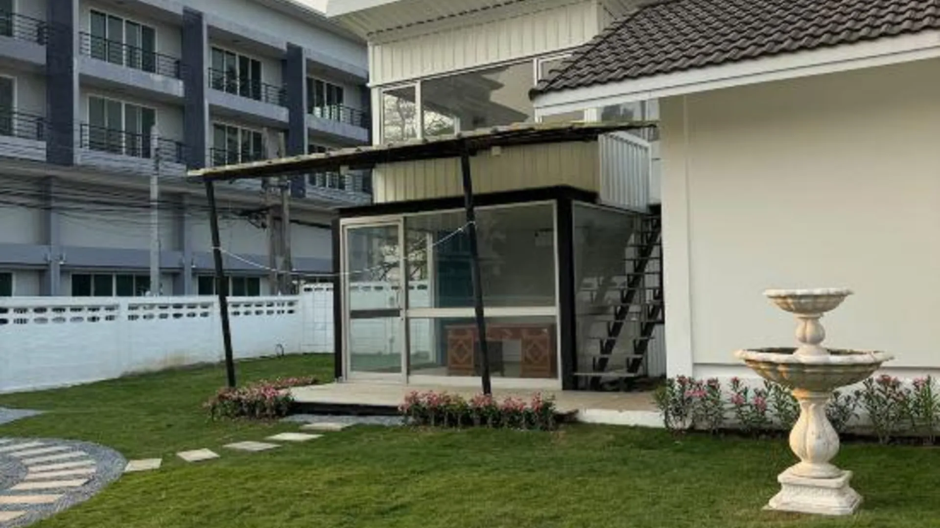 방콕 Coolplay house sukhumvit onnut 호텔 수영장