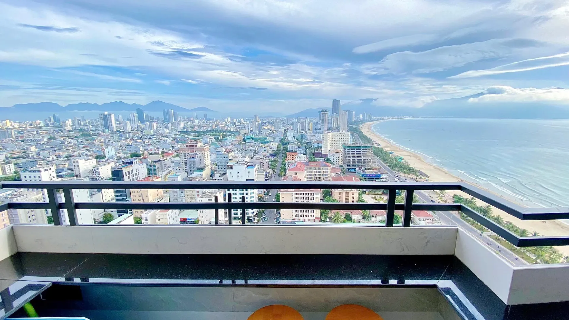 다낭 푸옥미의 아파트먼트 (65m², 침실 2개, 프라이빗 욕실 2개) 4성급 게스트하우스 레스토랑