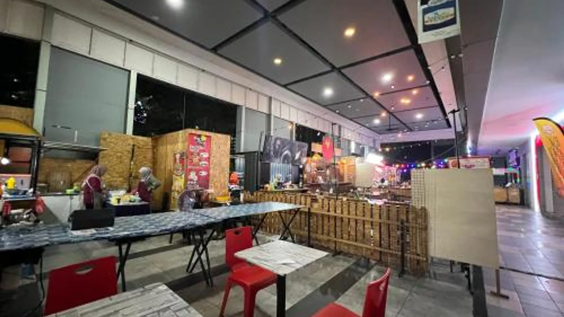 샤알람 샤 알람 시티 센터의 프라이빗 하우스 (250m², 침실 1개, 프라이빗 욕실 1개) 3성급 게스트하우스 레스토랑