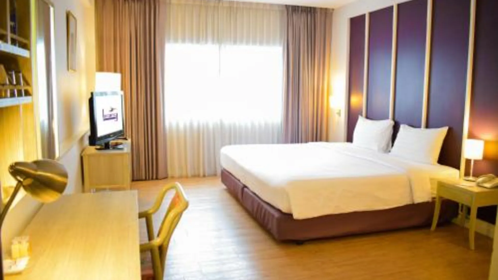 방콕 트랑 호텔 방콕 3성급 호텔 스위트룸