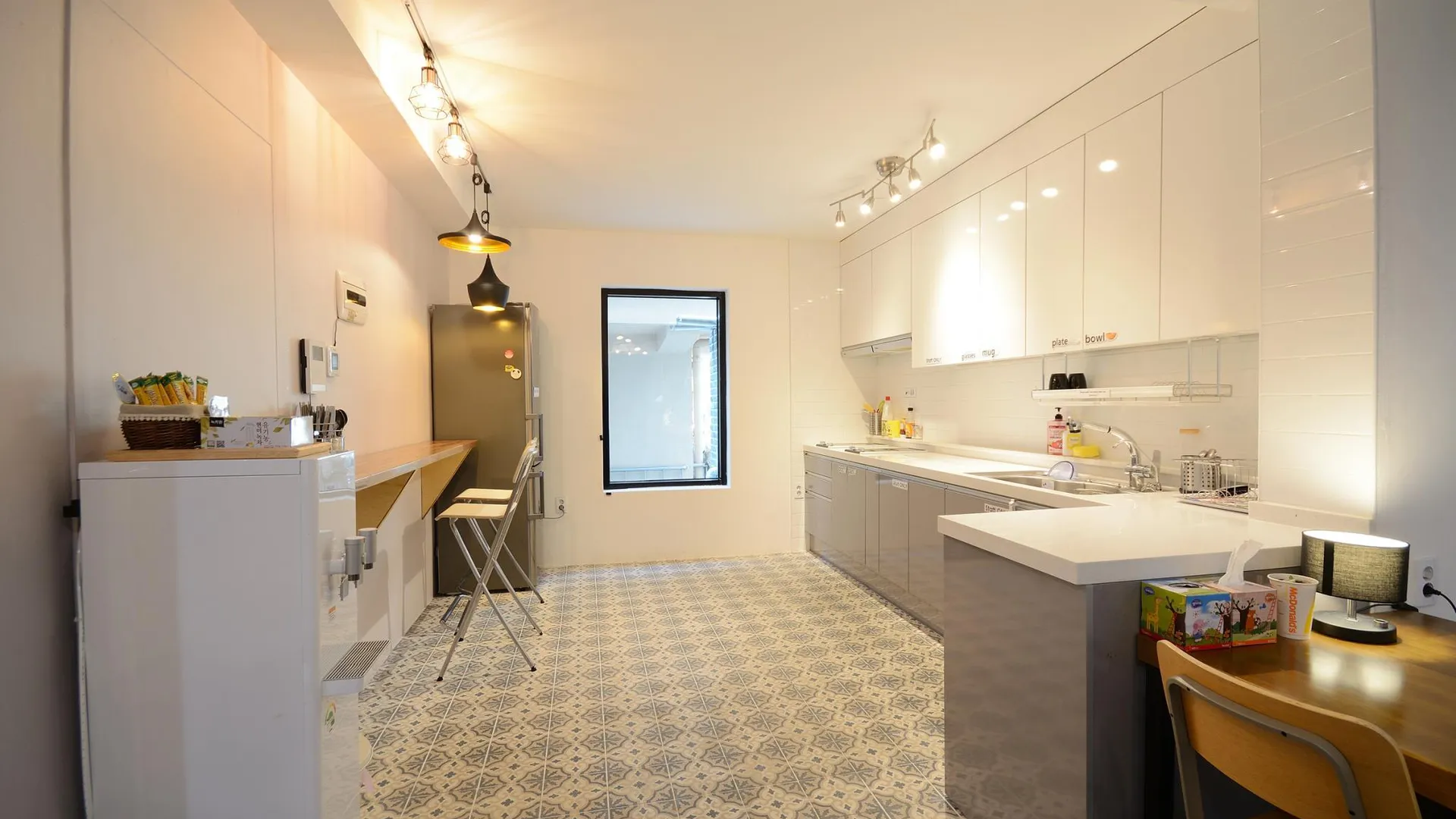 서울 써니힐 호스텔 홍대 1성급 호텔 스위트룸