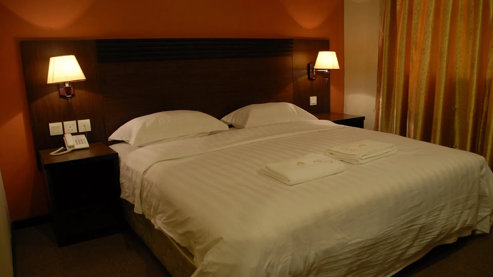 케닌가우 퀸 호텔 2성급 호텔 스위트룸