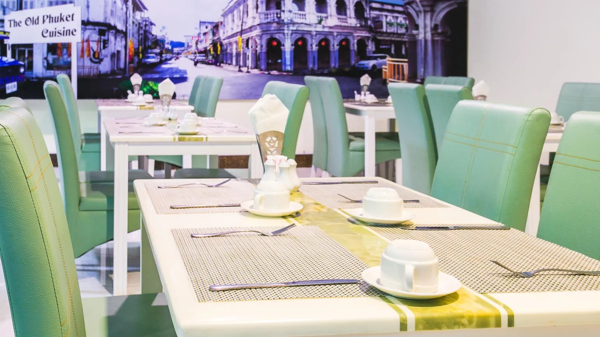 푸켓 애드 플러스 호텔 앤 스파 3성급 호텔 외관