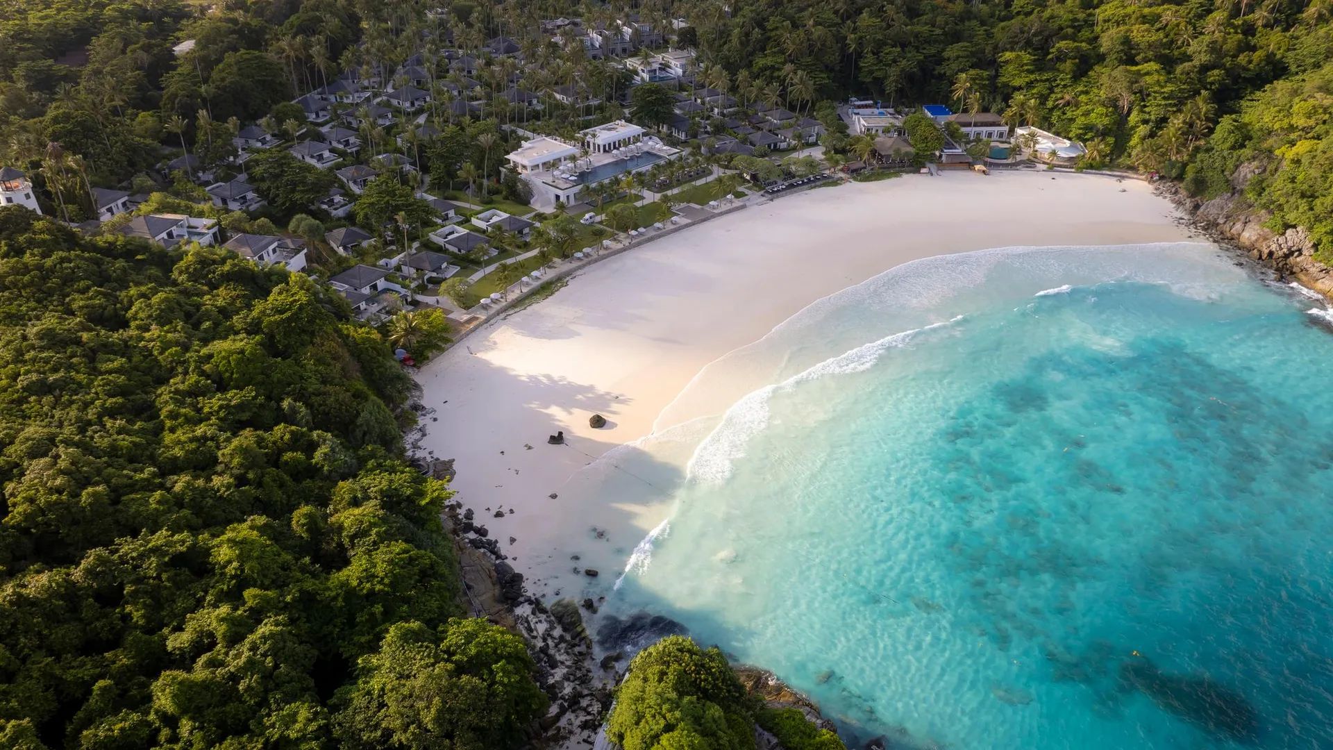 푸켓 더 라차 5성급 호텔 객실