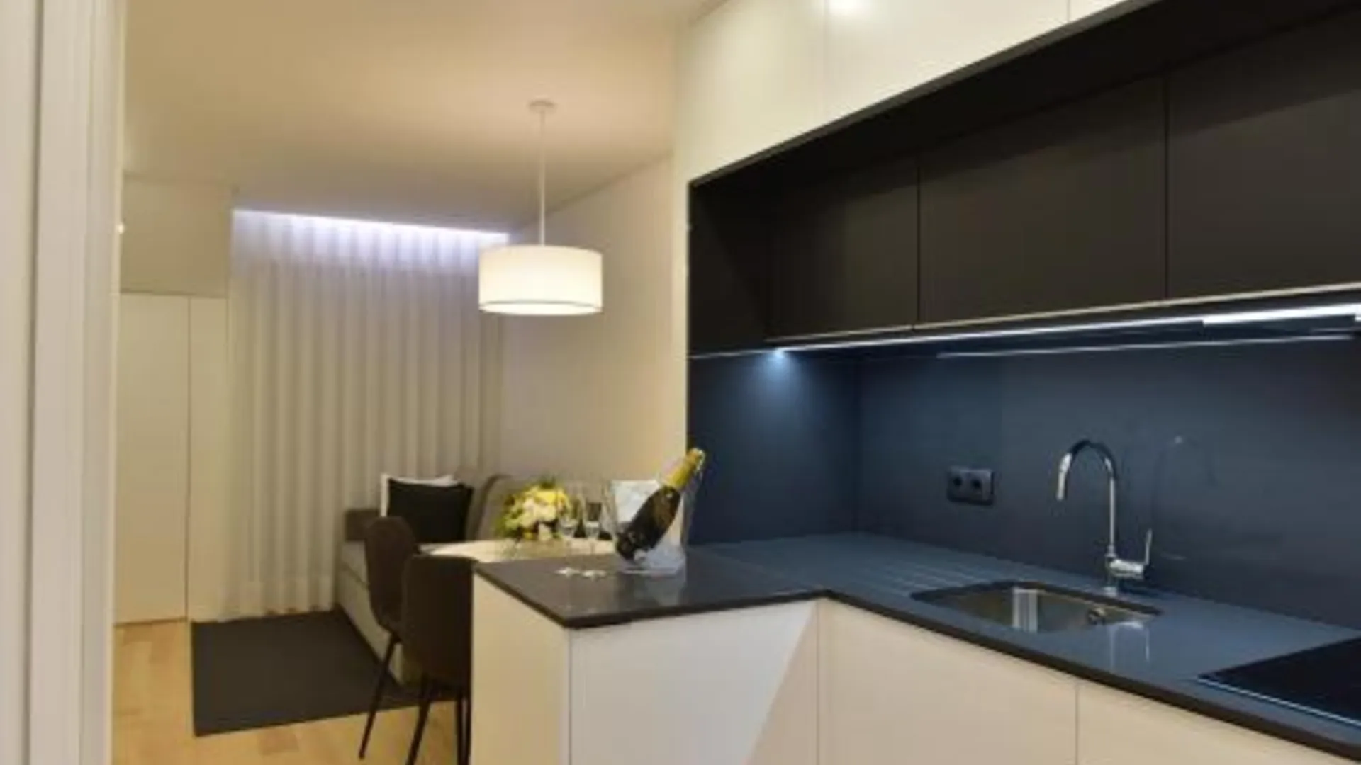 라메고 The Castle House 3성급 게스트하우스 외관