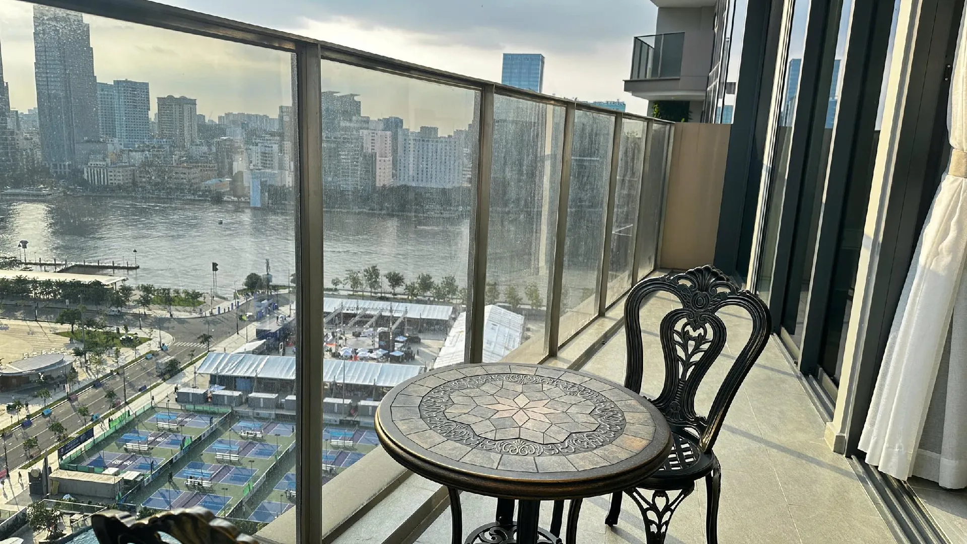 호치민 더 메트로폴 럭셔리 레지던스 바이 베비스타 5성급 게스트하우스 레스토랑