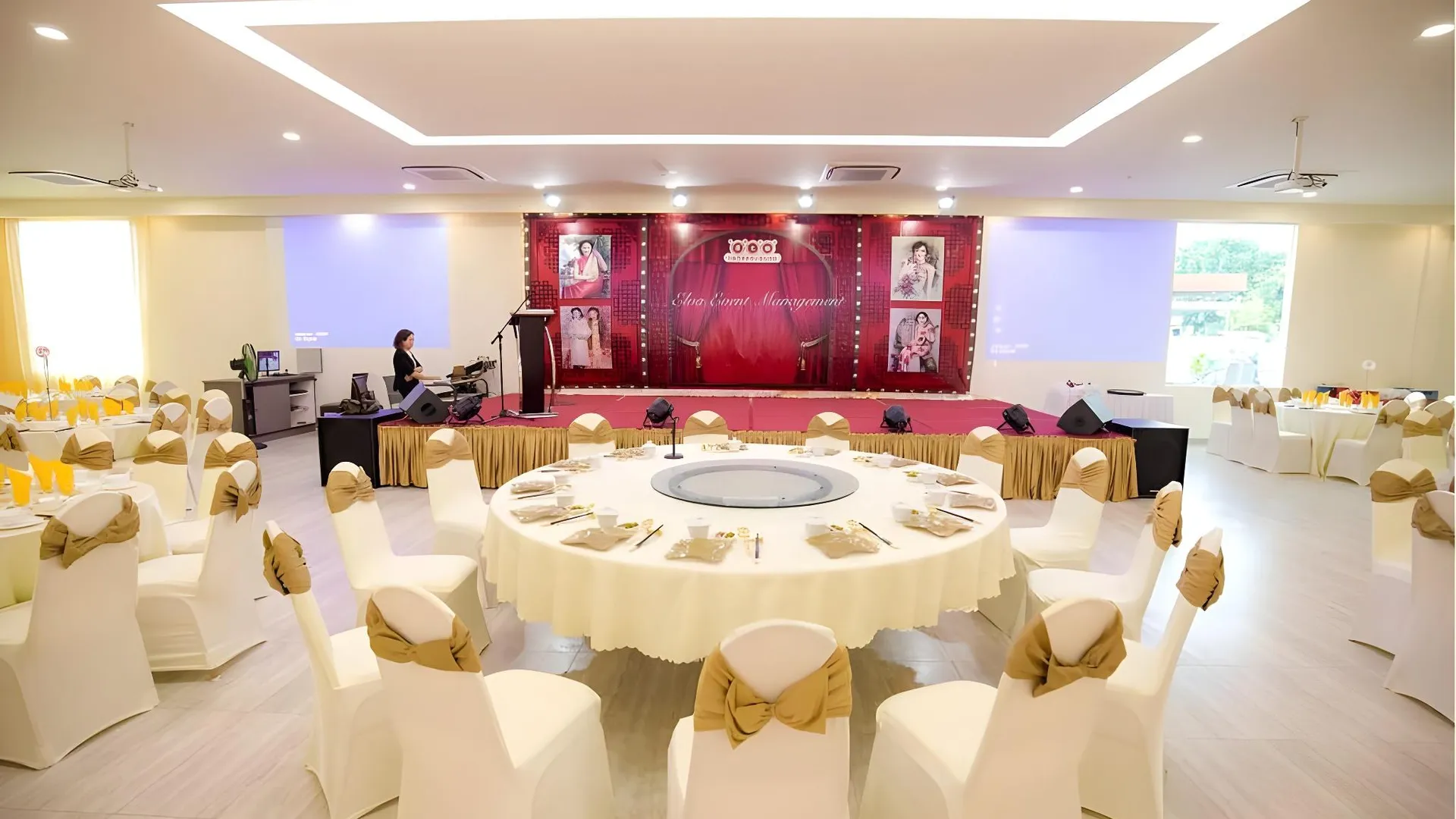 틀룩인탄 앙소카 호텔 텔루크 인탄 3성급 호텔 레스토랑