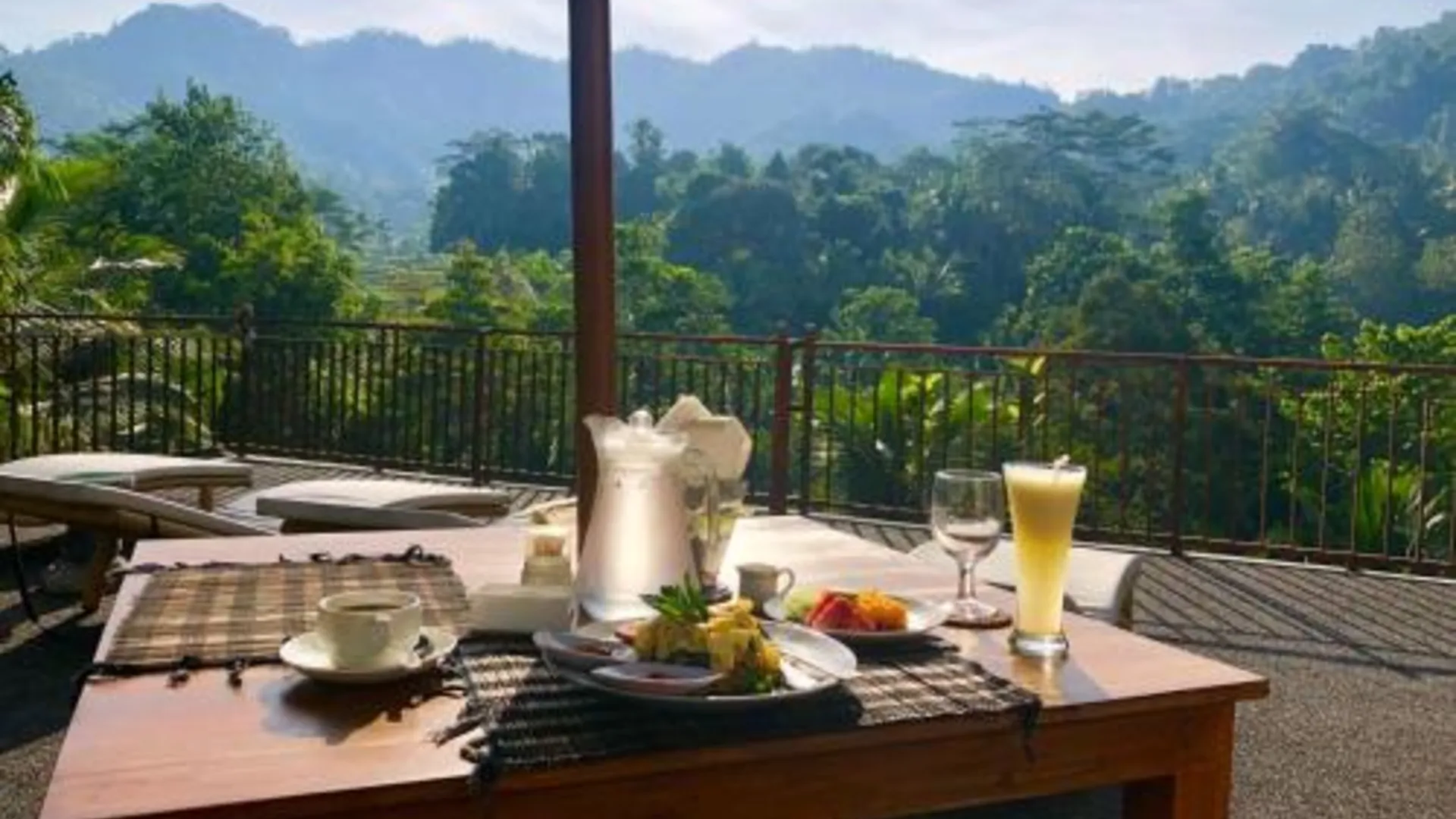 발리 아스타나 스와하 빌라 3성급 호텔 수영장