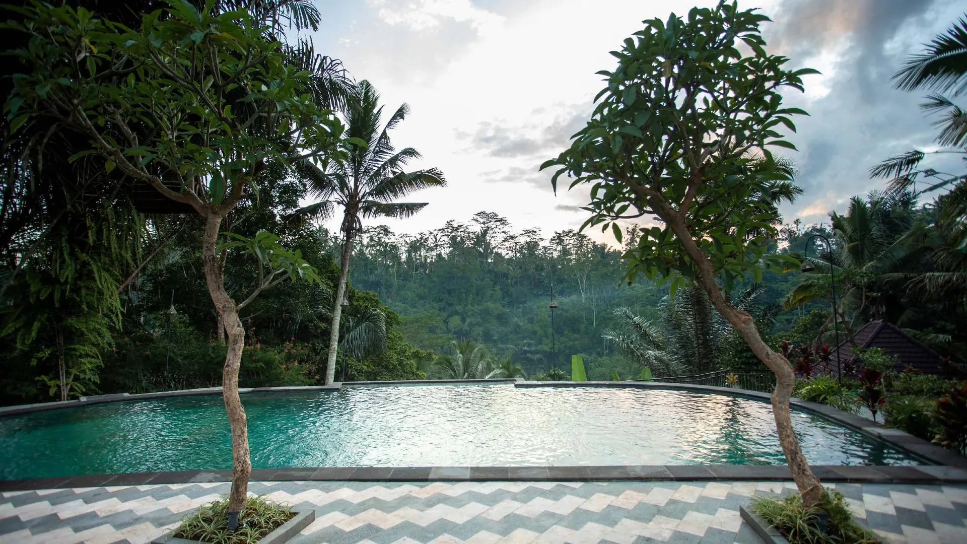 발리 캄푸한 세바투 리조트 4성급 호텔 객실