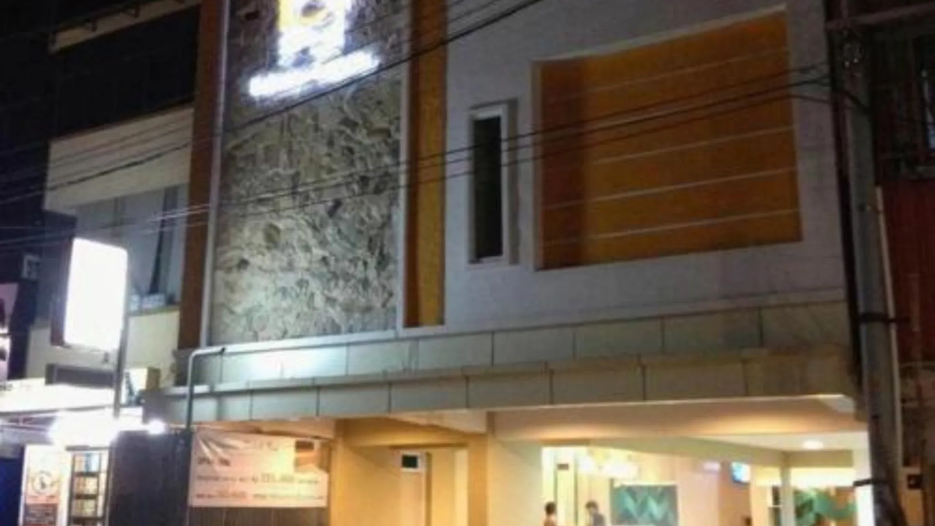 마카사르 마카사르 비치 인 2성급 호텔 수영장