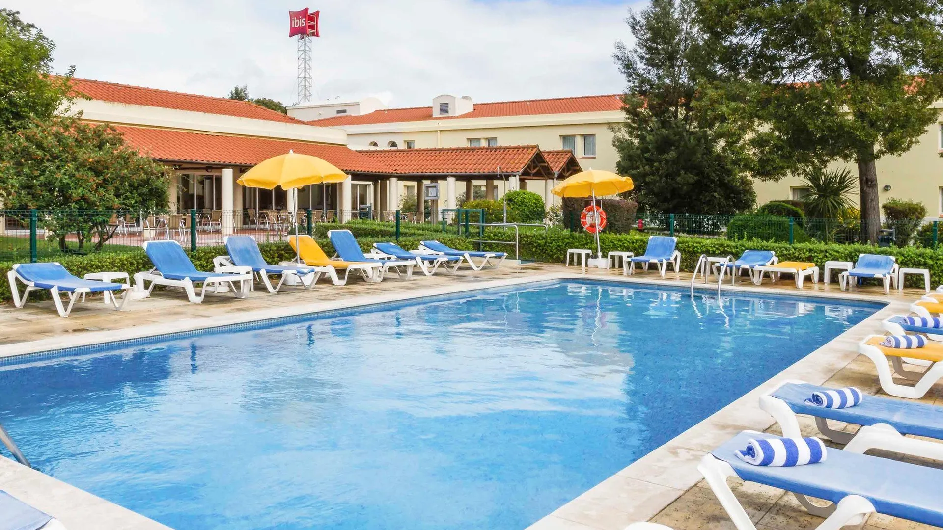 세투발 이비스 세투발 2성급 호텔 로비