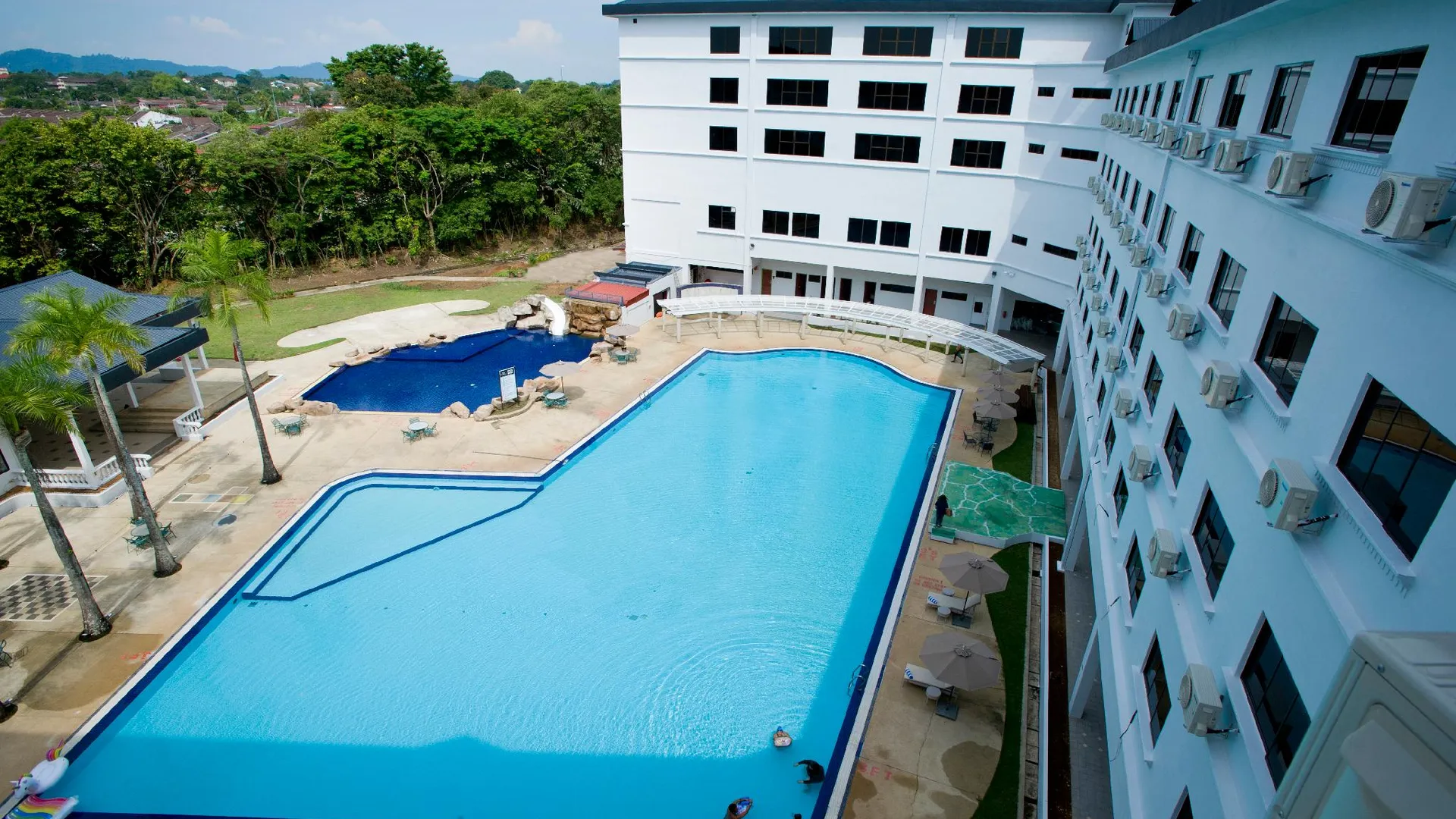 숭가이 페타니 스위스 애비뉴 호텔 5성급 호텔 수영장