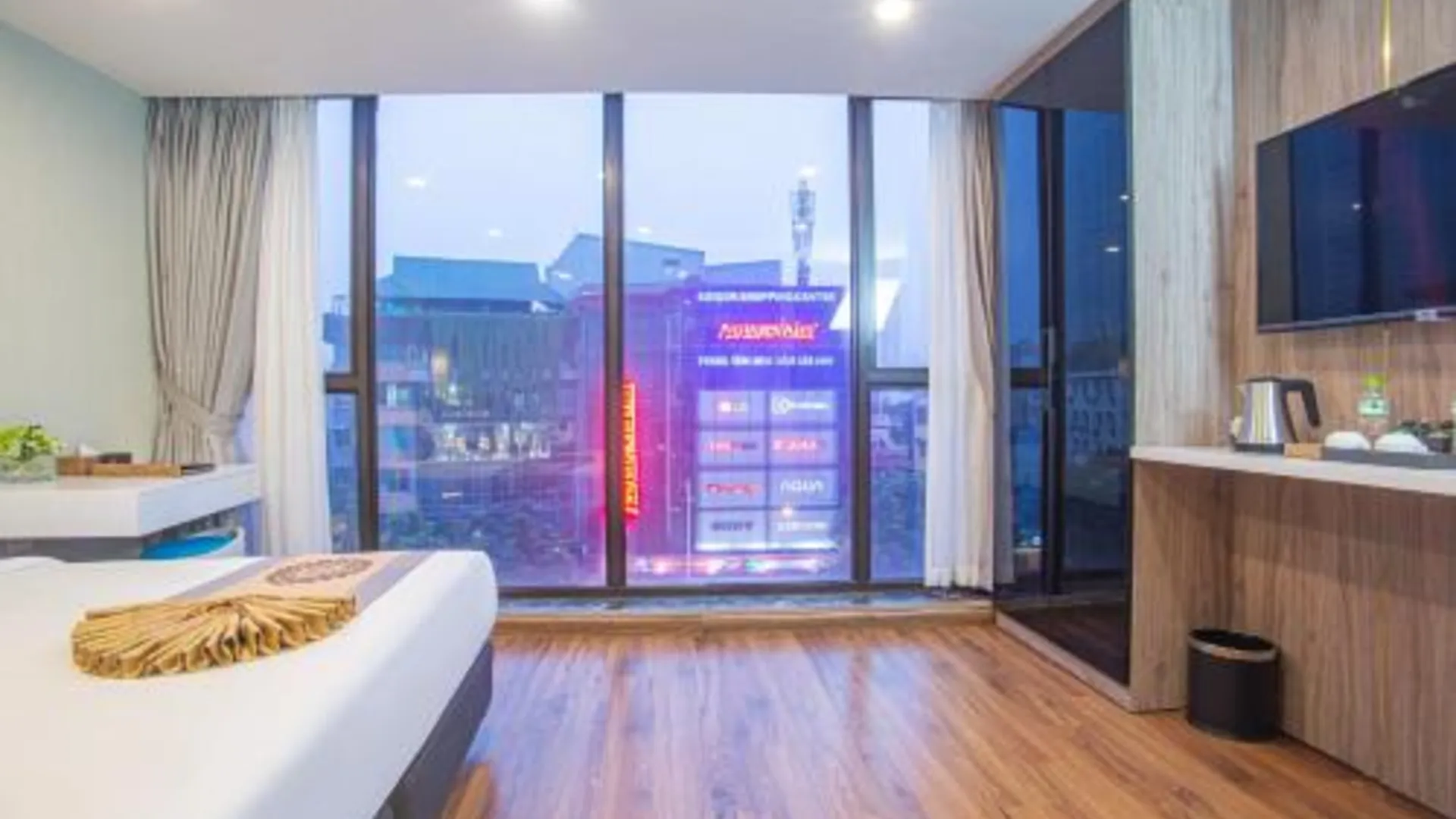 하노이 하노이 브리지 레이크사이드 호텔   3성급 호텔 스위트룸