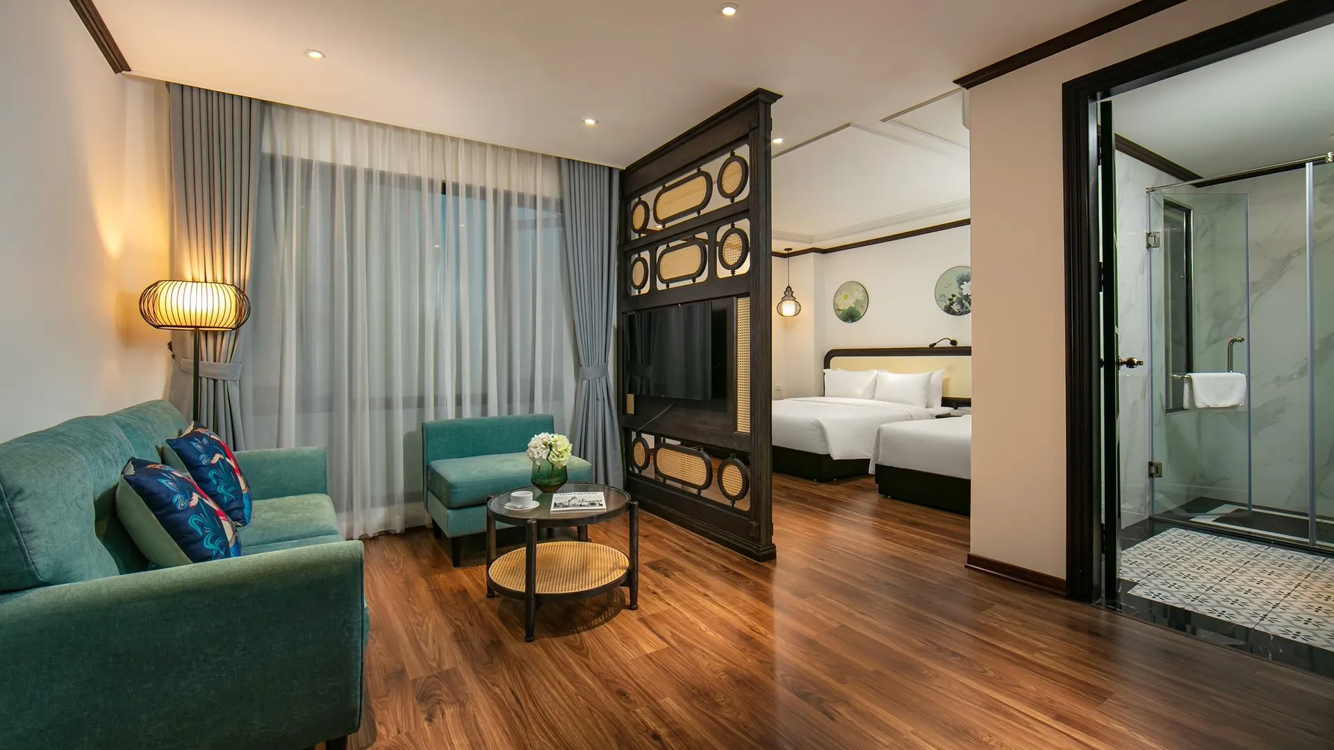 하노이 미디어 센트럴 호텔 앤 스파 4성급 호텔 스위트룸