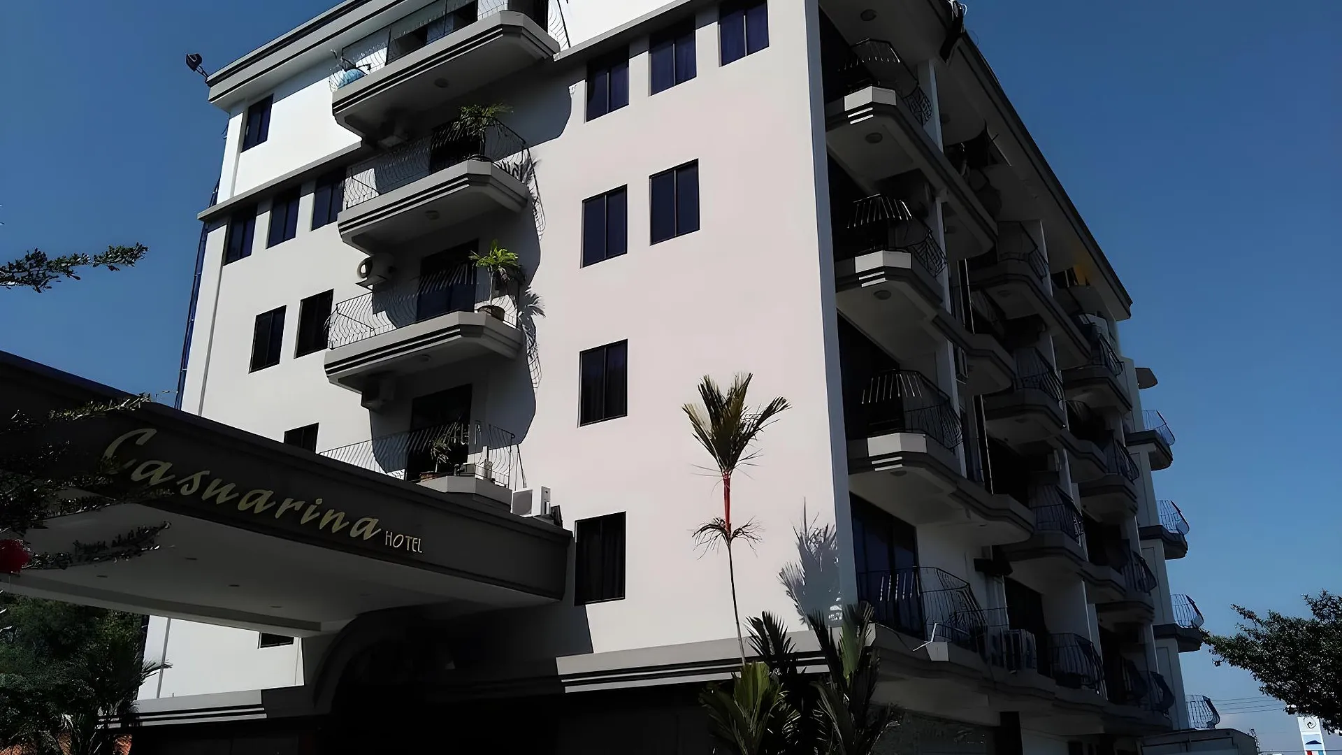 코타키나발루 카수아리나 호텔 2성급 호텔 스위트룸