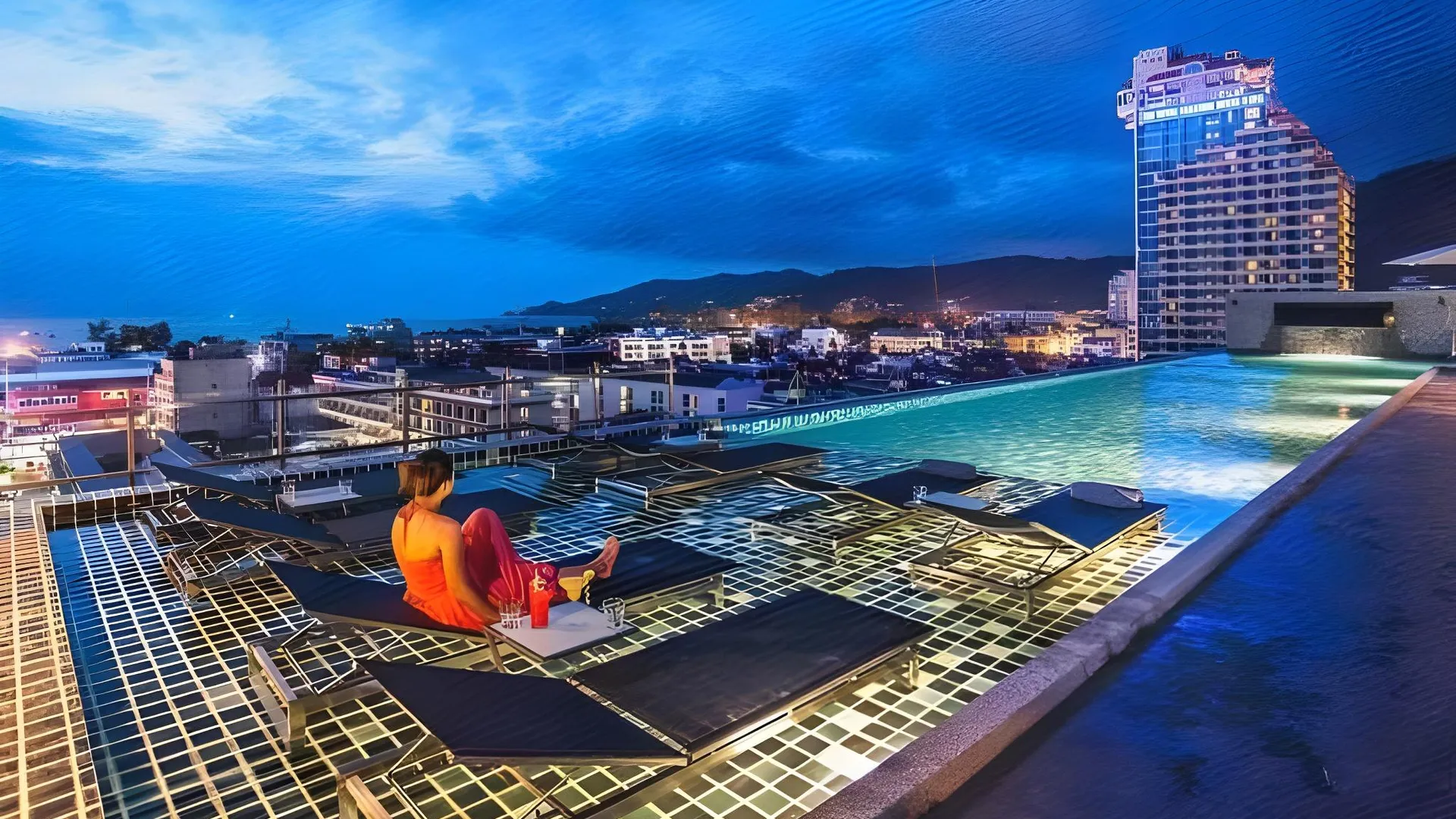 푸켓 더 긱 호텔 4성급 호텔 스위트룸