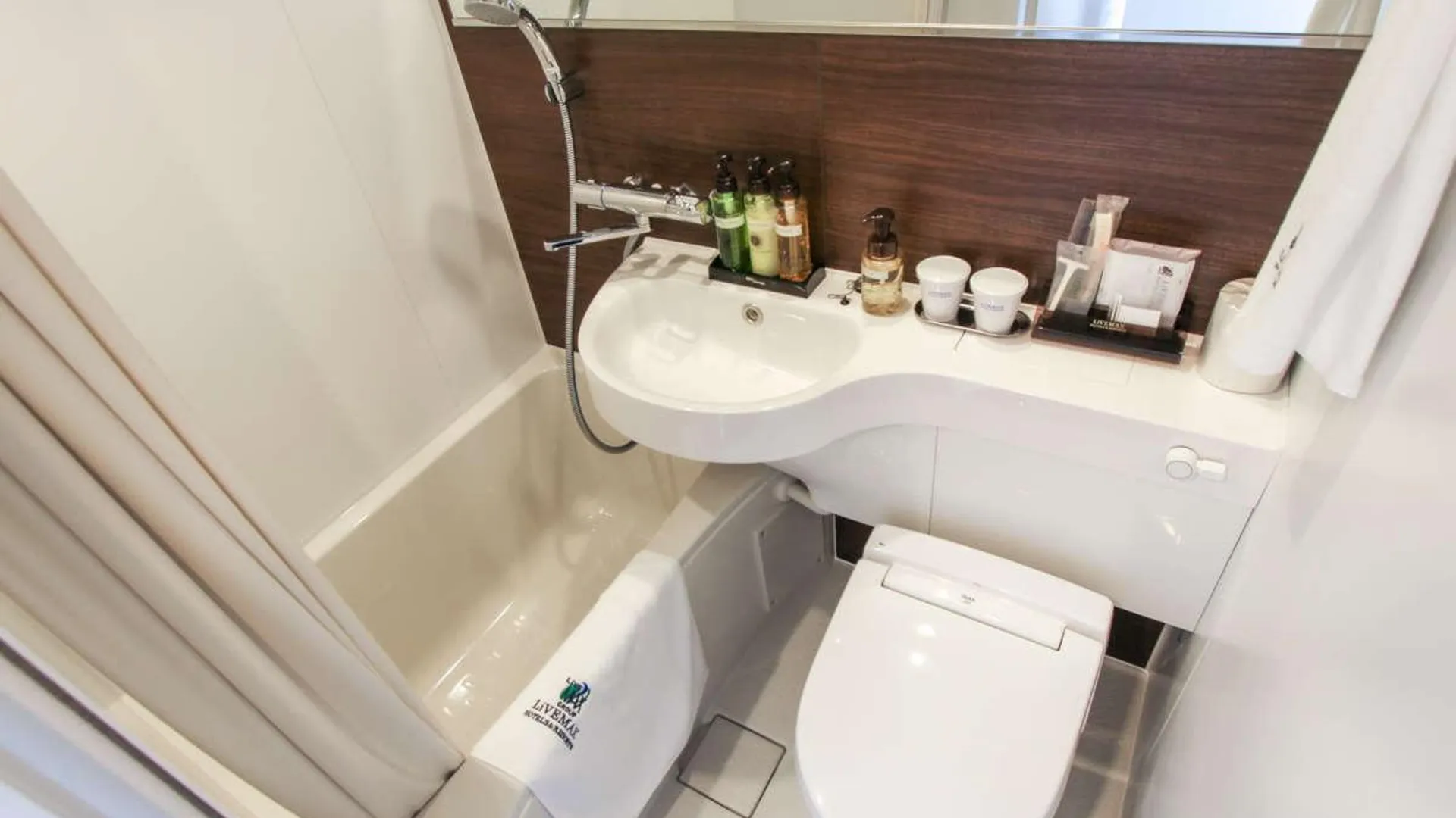 오사카 호텔 라이브맥스 우메다 도야마 2성급 호텔 스위트룸