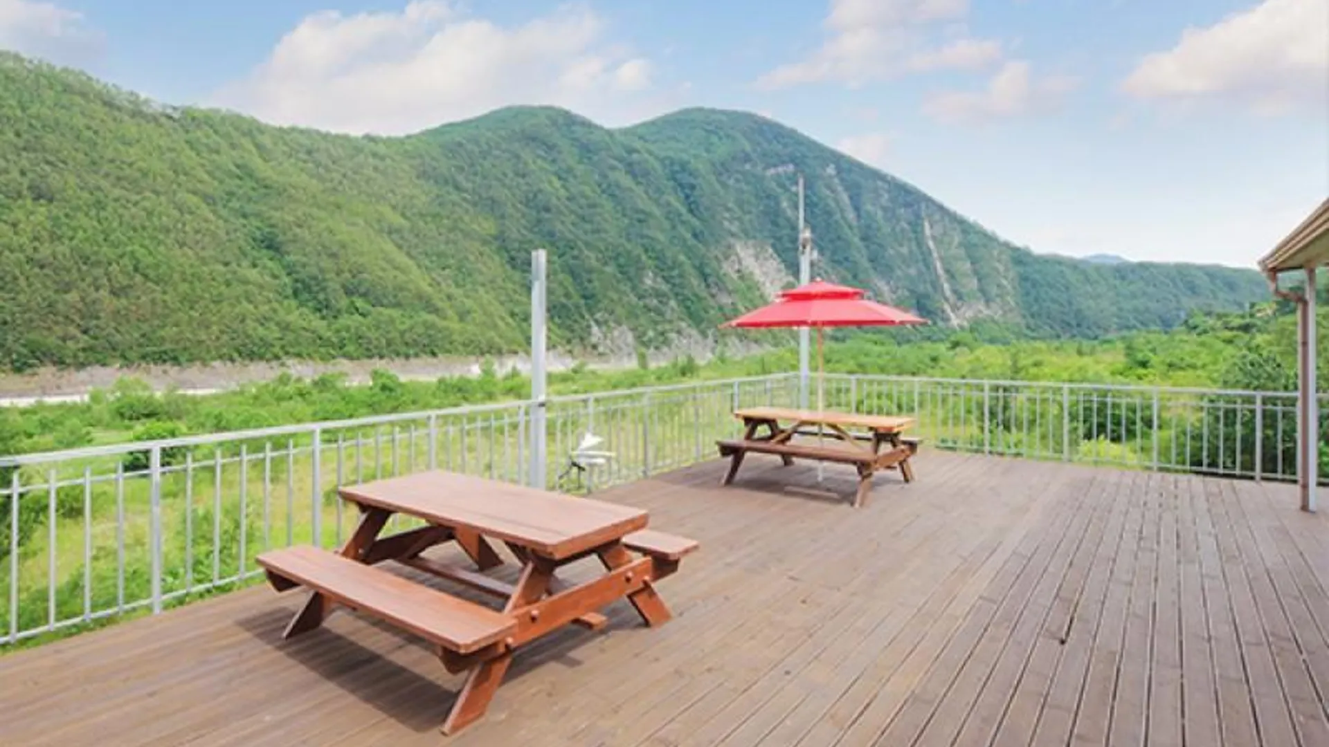 단양 휴돔하우스펜션