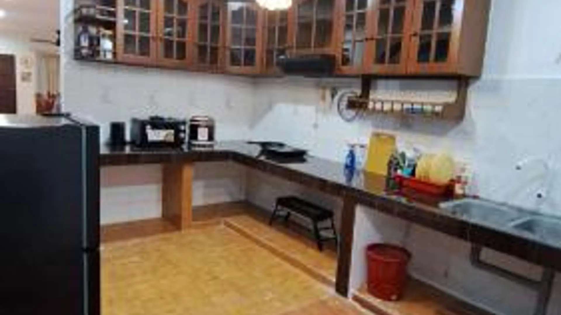 포트 딕슨 타만 포트 딕슨 우타마의 프라이빗 하우스 (2800m², 침실 3개, 프라이빗 욕실 2개) 4성급 게스트하우스 레스토랑