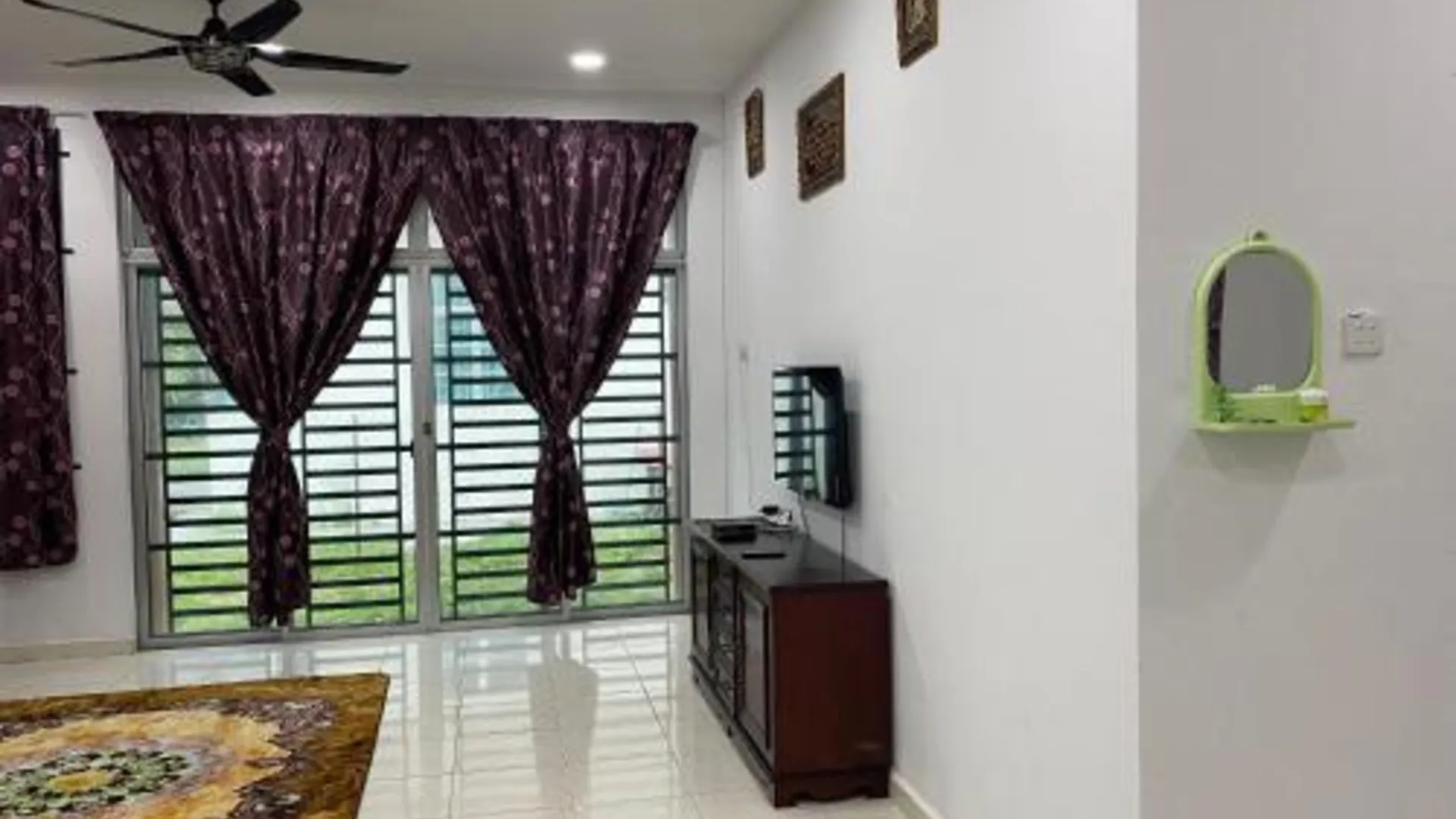 코타바루 판타이 차하야 부란 (PCB)의 프라이빗 하우스 (1300m², 침실 3개, 프라이빗 욕실 3개) 3성급 게스트하우스 외관