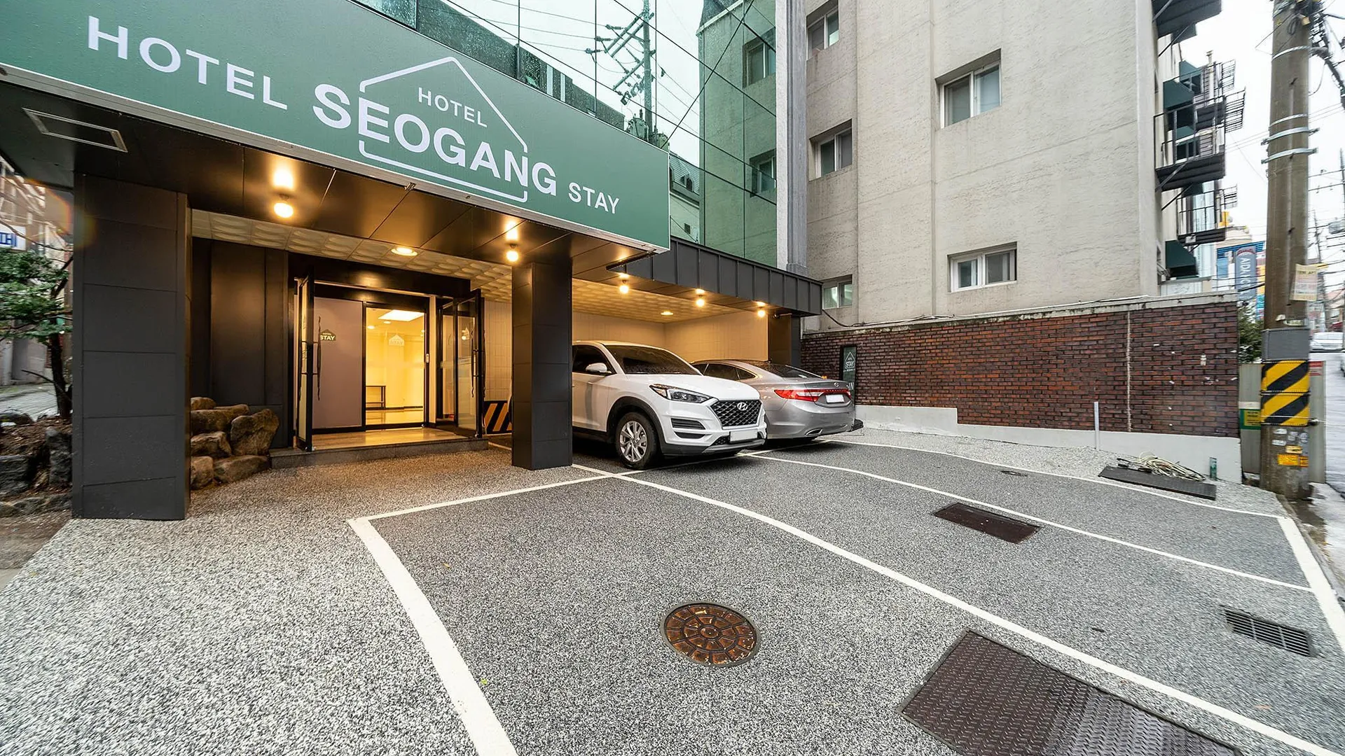 서울 신촌 호텔 서강스테이 2성급 호텔 로비