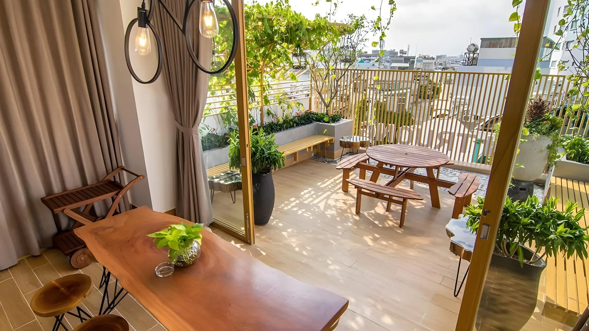 호치민 티엔 쭝 호텔 사이공 1성급 호텔 수영장