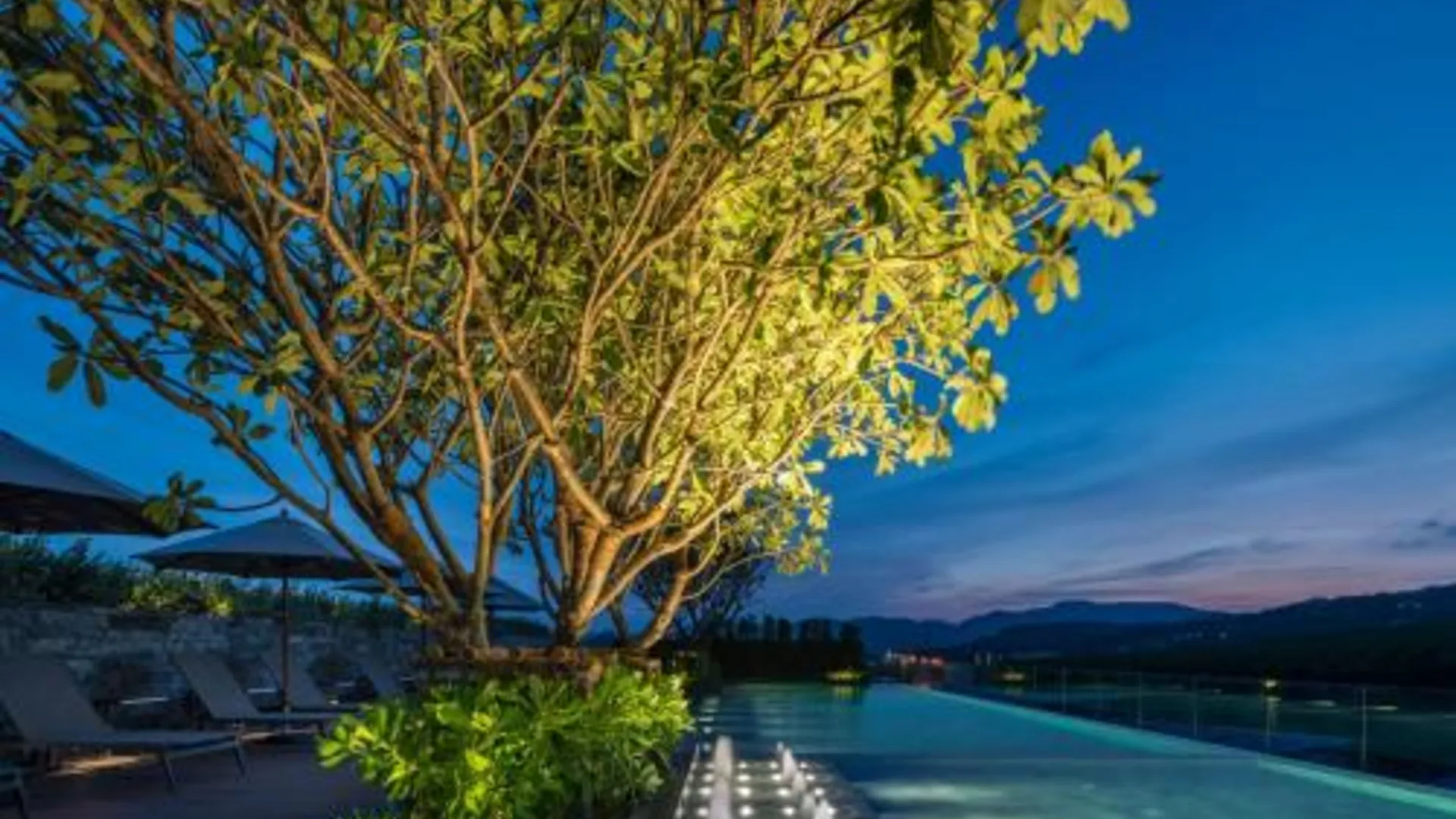 푸켓 라마다 플라자 바이 윈덤 차오 파 5성급 호텔 레스토랑