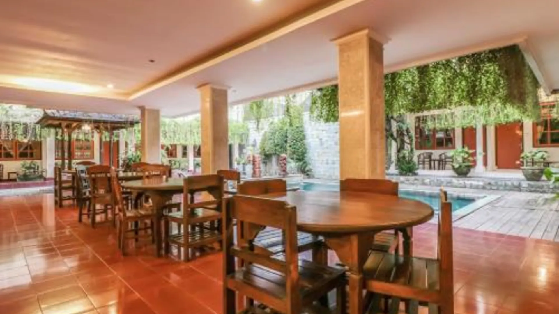 발리 차투르 아디 푸트라 호텔 2성급 호텔 수영장