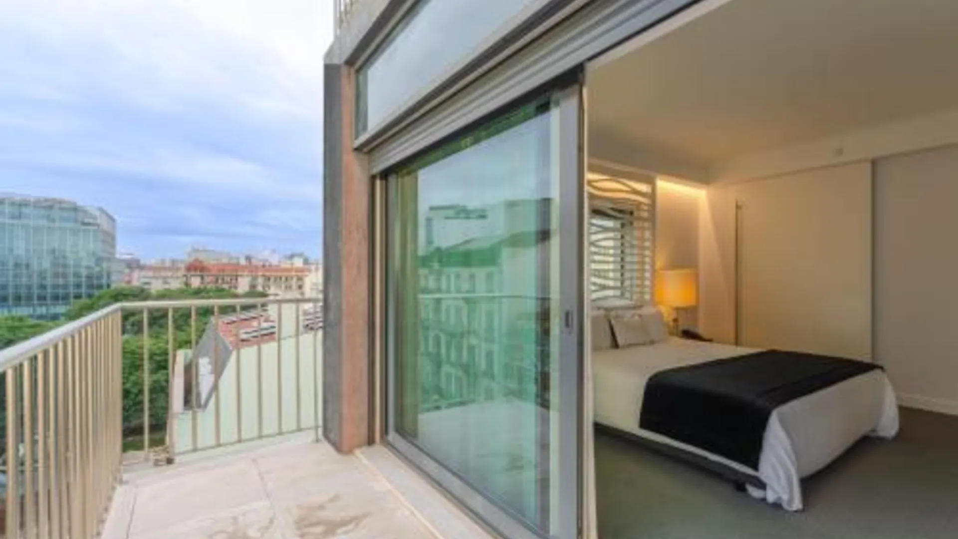 리스본 올리시포 살다냐 4성급 호텔 수영장