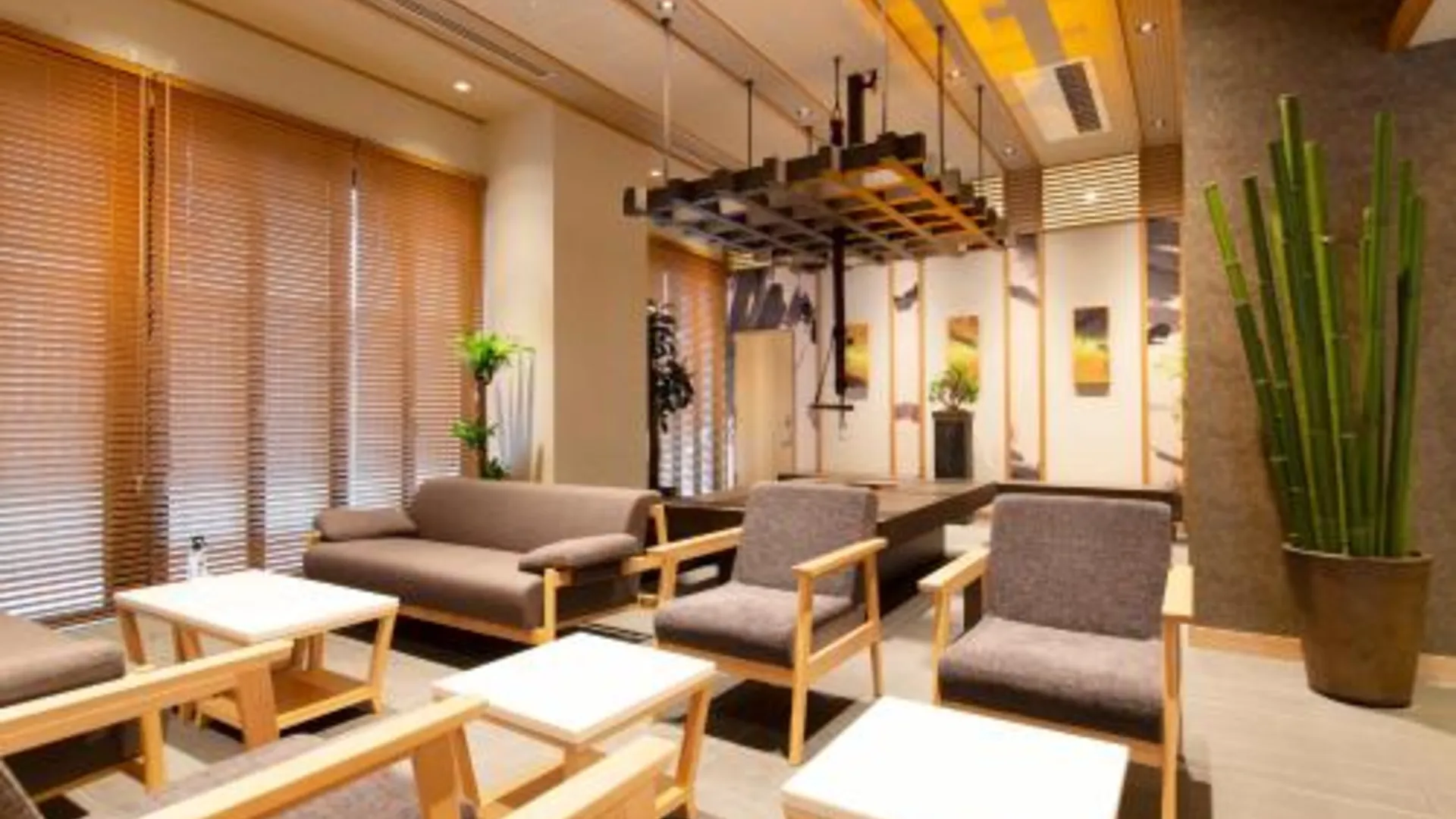 오사카 HOTEL HILLARYS Shinsaibashi 3성급 호텔 외관