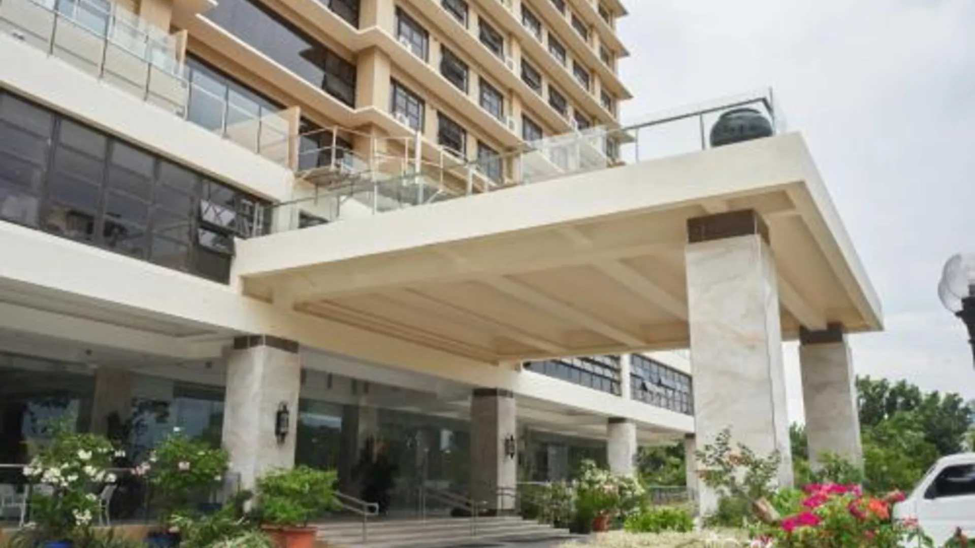 세부 트리우드 레지던스 4성급 호텔 외관