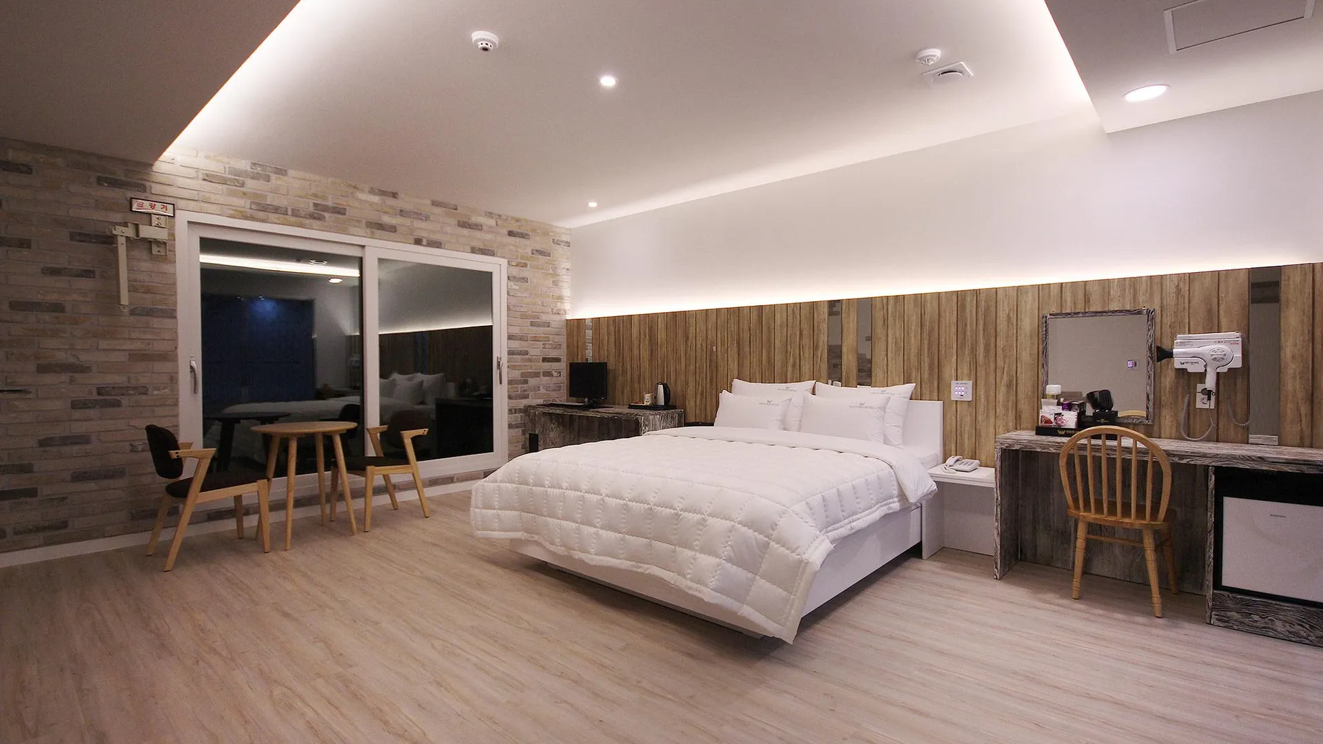 울산 울산 정자동 화이트스완 2성급 호텔 스위트룸