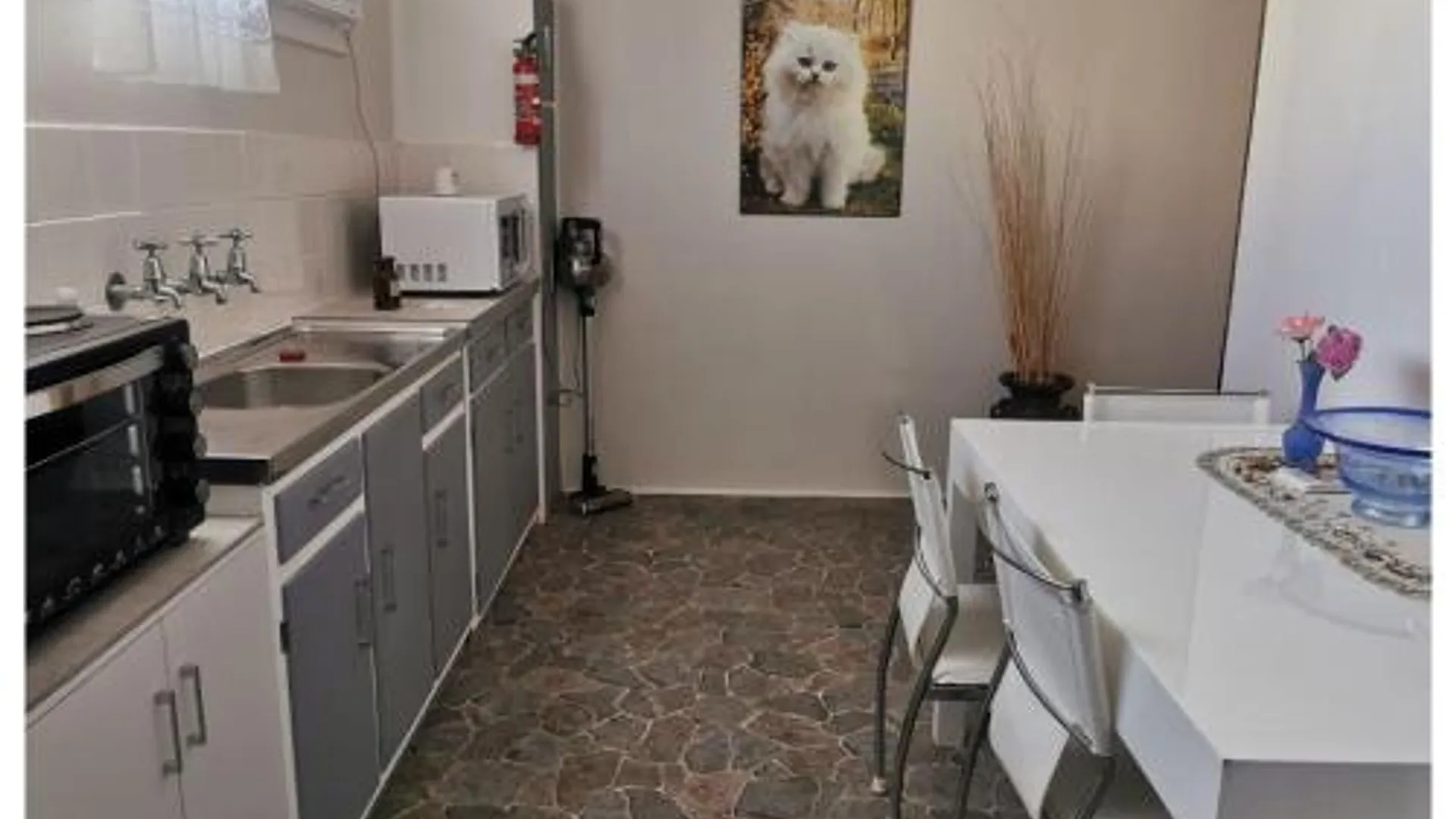 킴바 Kimba Units 4성급 게스트하우스 로비