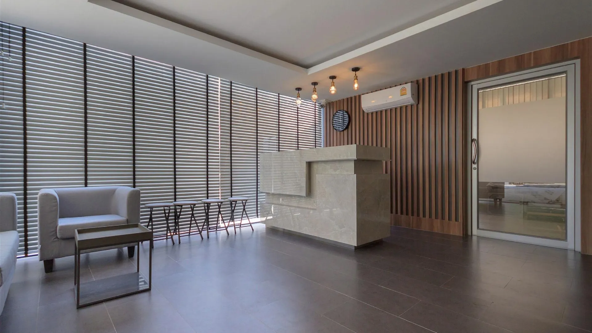 방콕 Q 스페이스 레지던스 2성급 호텔 외관