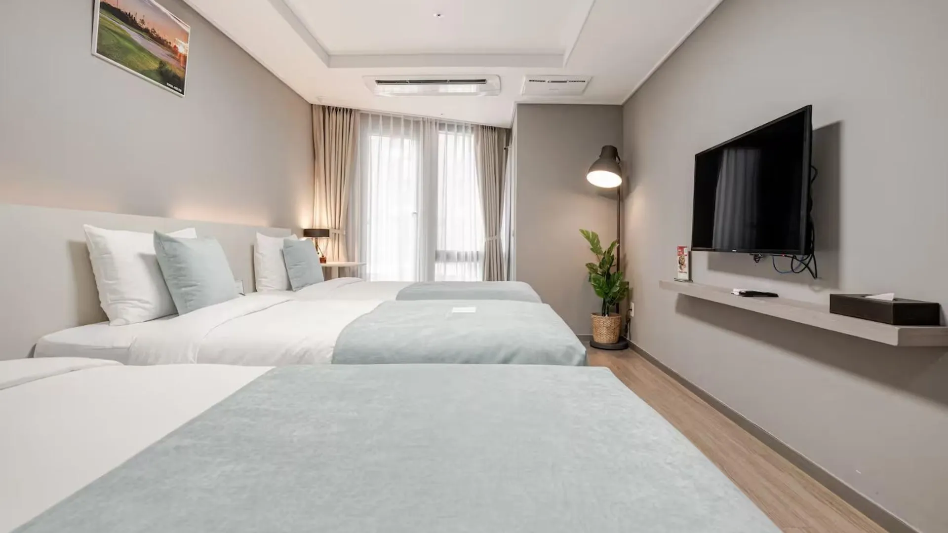 서울 솔라고 명동 호텔 앤 레지던스 4성급 호텔 스위트룸