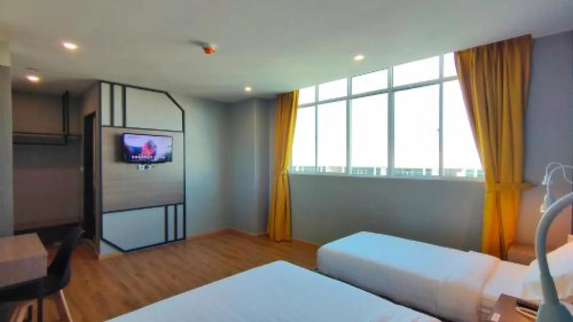 셈포르나 업타운 호텔 3성급 호텔 스위트룸