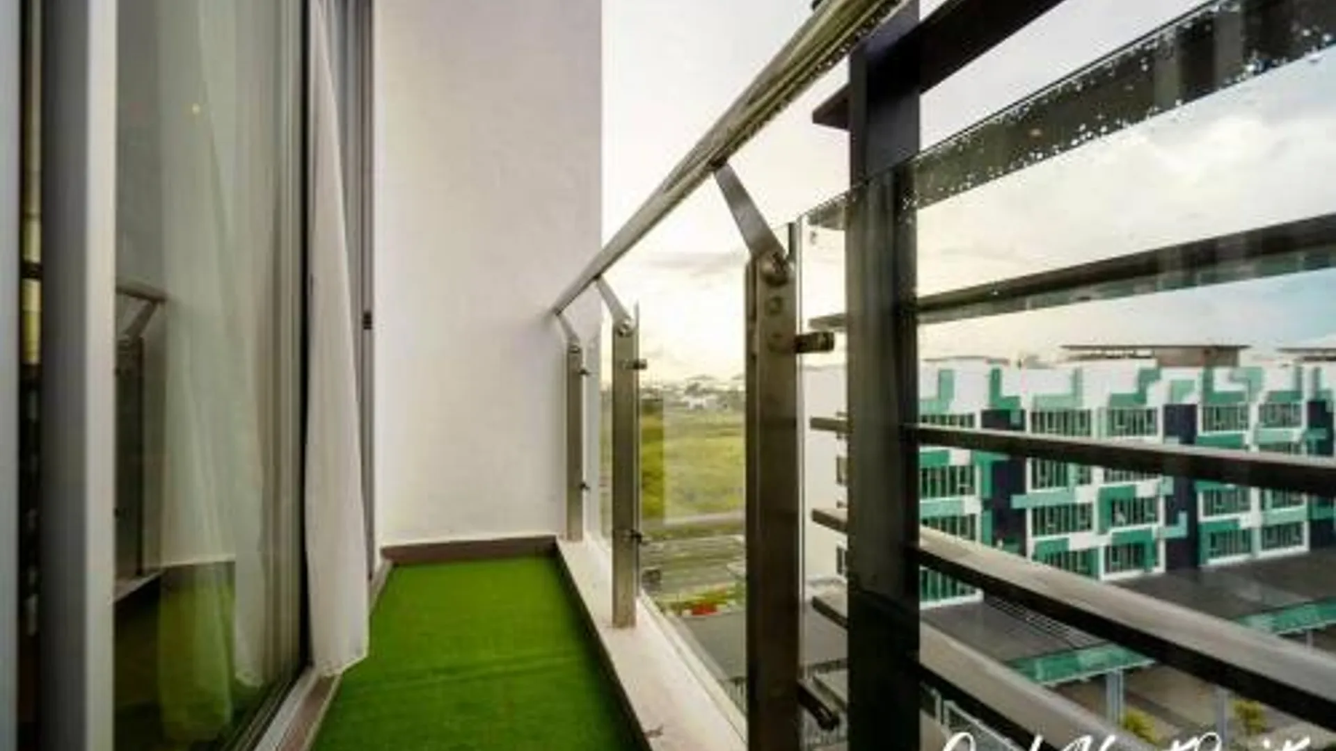 코타키나발루 Owl Nest Suite' at aeropod sovo 4성급 게스트하우스 전망