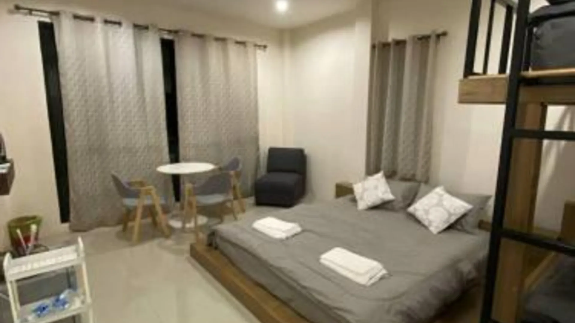 푸켓 ขุนโลหะ 3성급 호텔 레스토랑